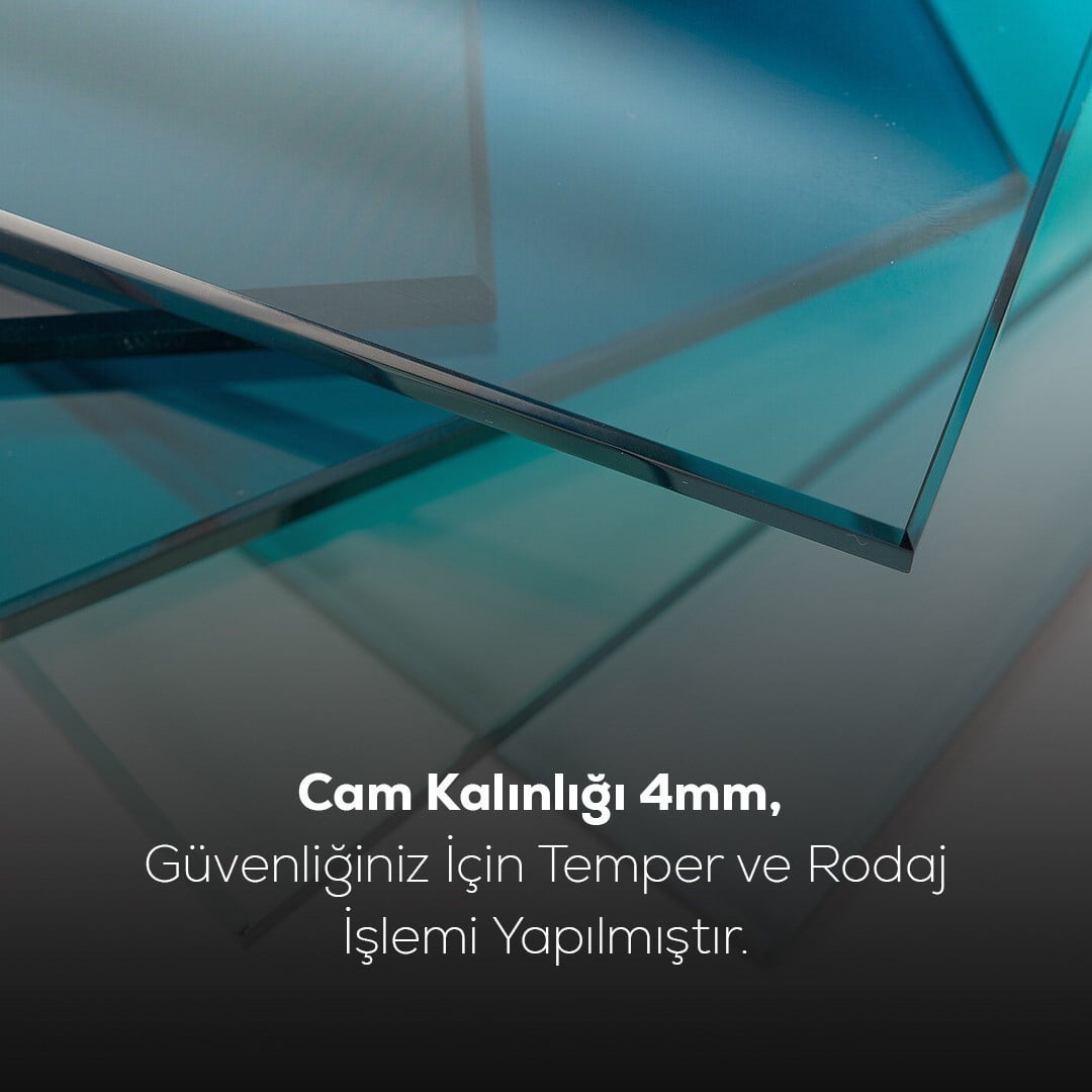 Ufka Bakan Atatürk Cam Tablo | Gemi Güvertesinde Premium Temperli Cam Duvar Tablosu