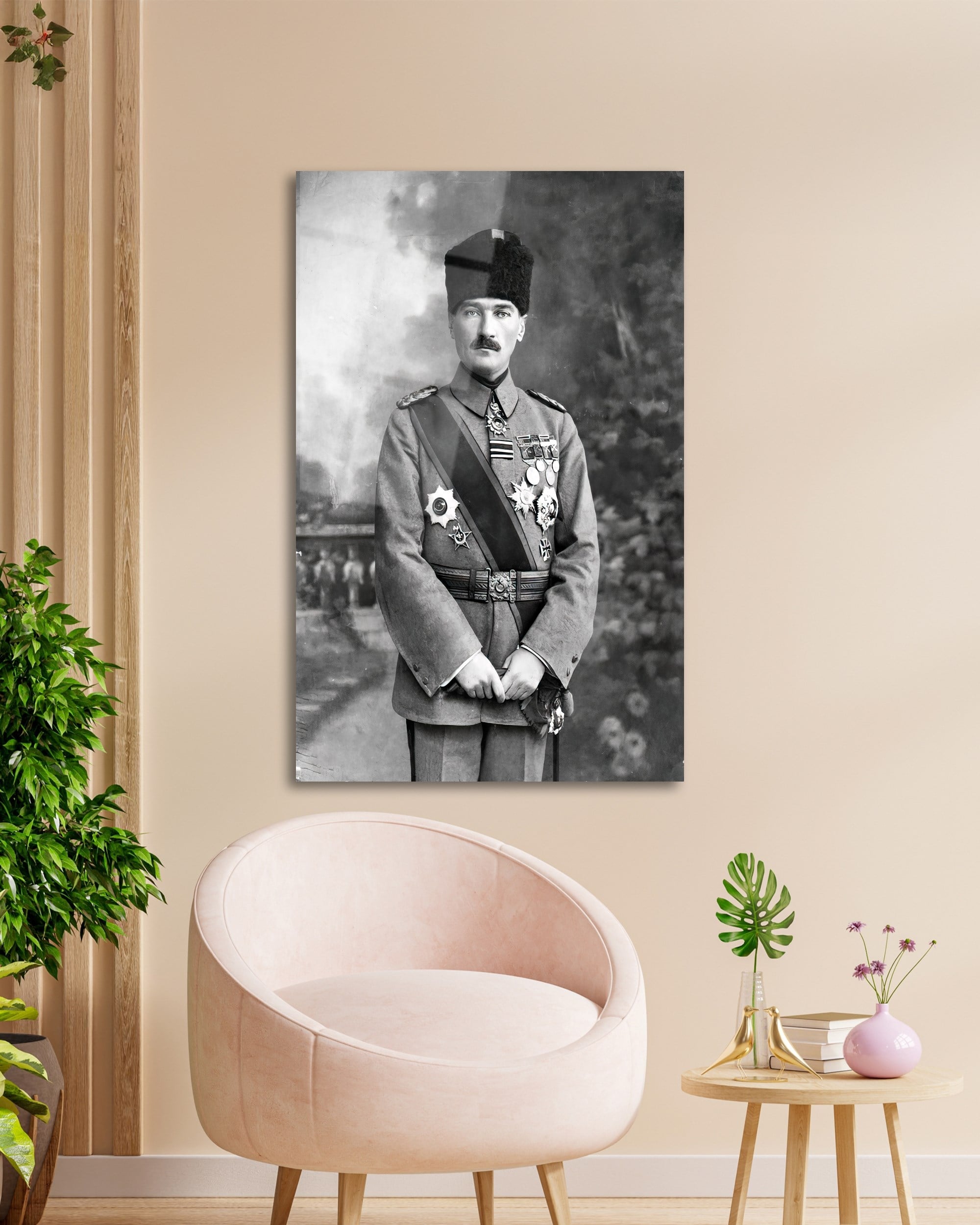 Üniformalı Atatürk Siyah Beyaz Cam Tablo Hediyelik Büyük Tablo Ev Ofis Dekoru