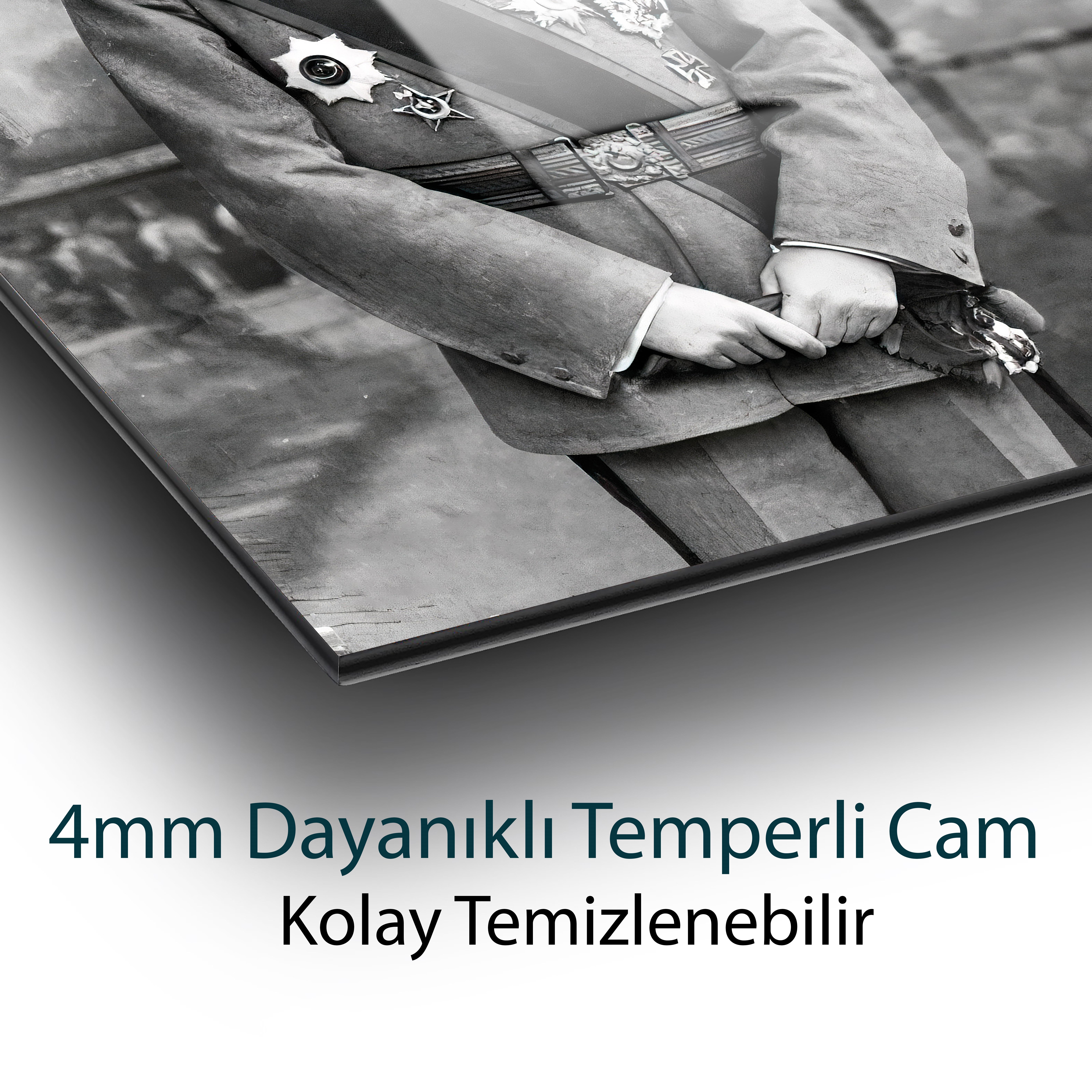 Üniformalı Atatürk Siyah Beyaz Cam Tablo Hediyelik Büyük Tablo Ev Ofis Dekoru