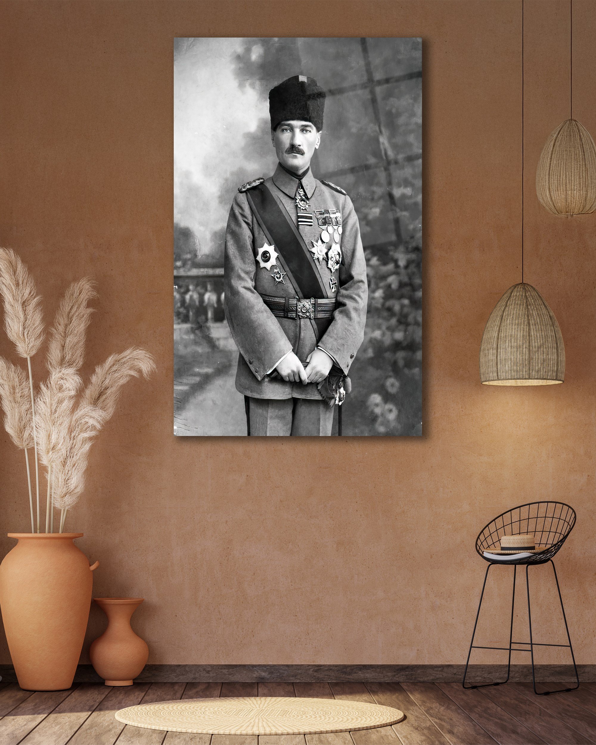 Üniformalı Atatürk Siyah Beyaz Cam Tablo Hediyelik Büyük Tablo Ev Ofis Dekoru