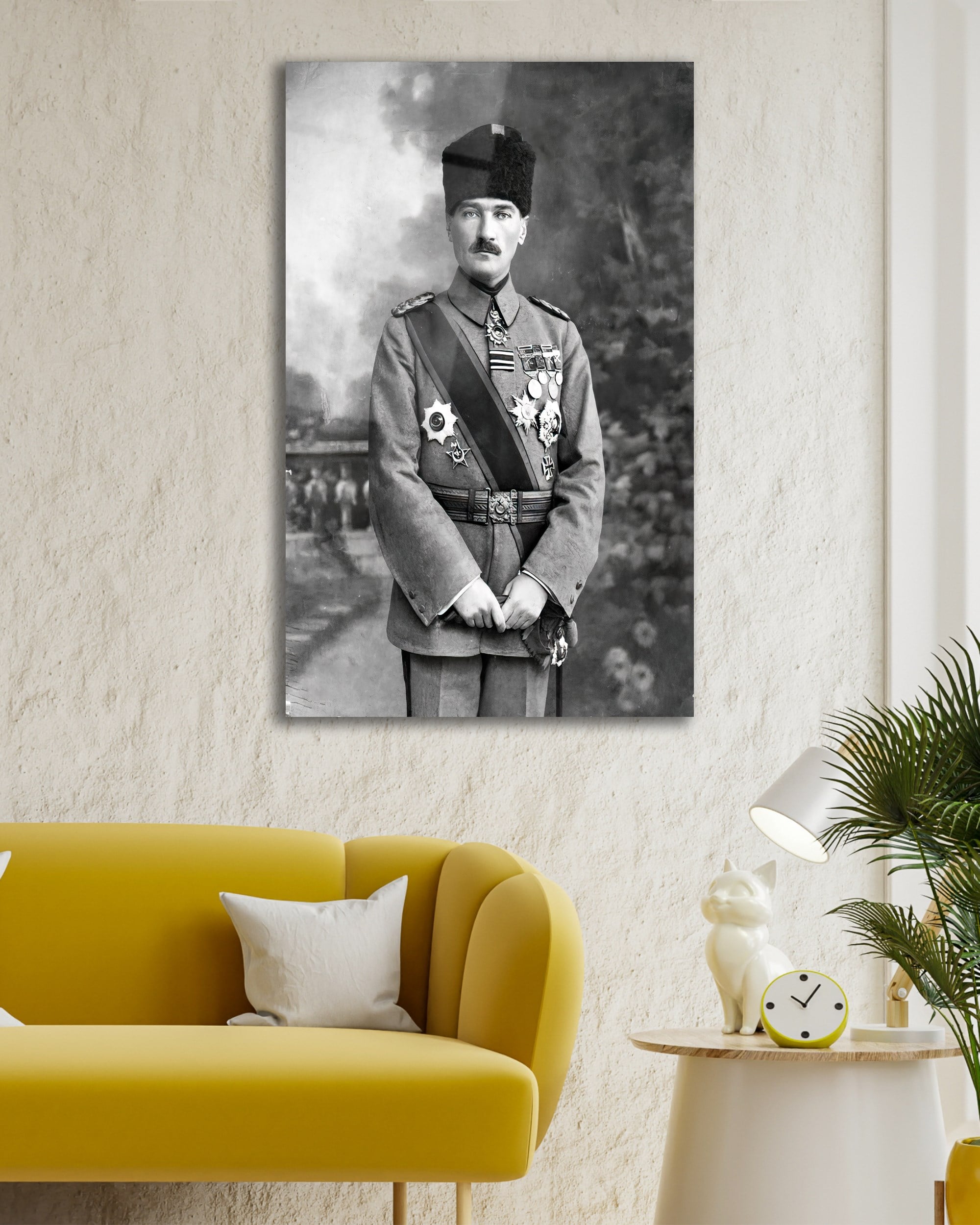 Üniformalı Atatürk Siyah Beyaz Cam Tablo Hediyelik Büyük Tablo Ev Ofis Dekoru