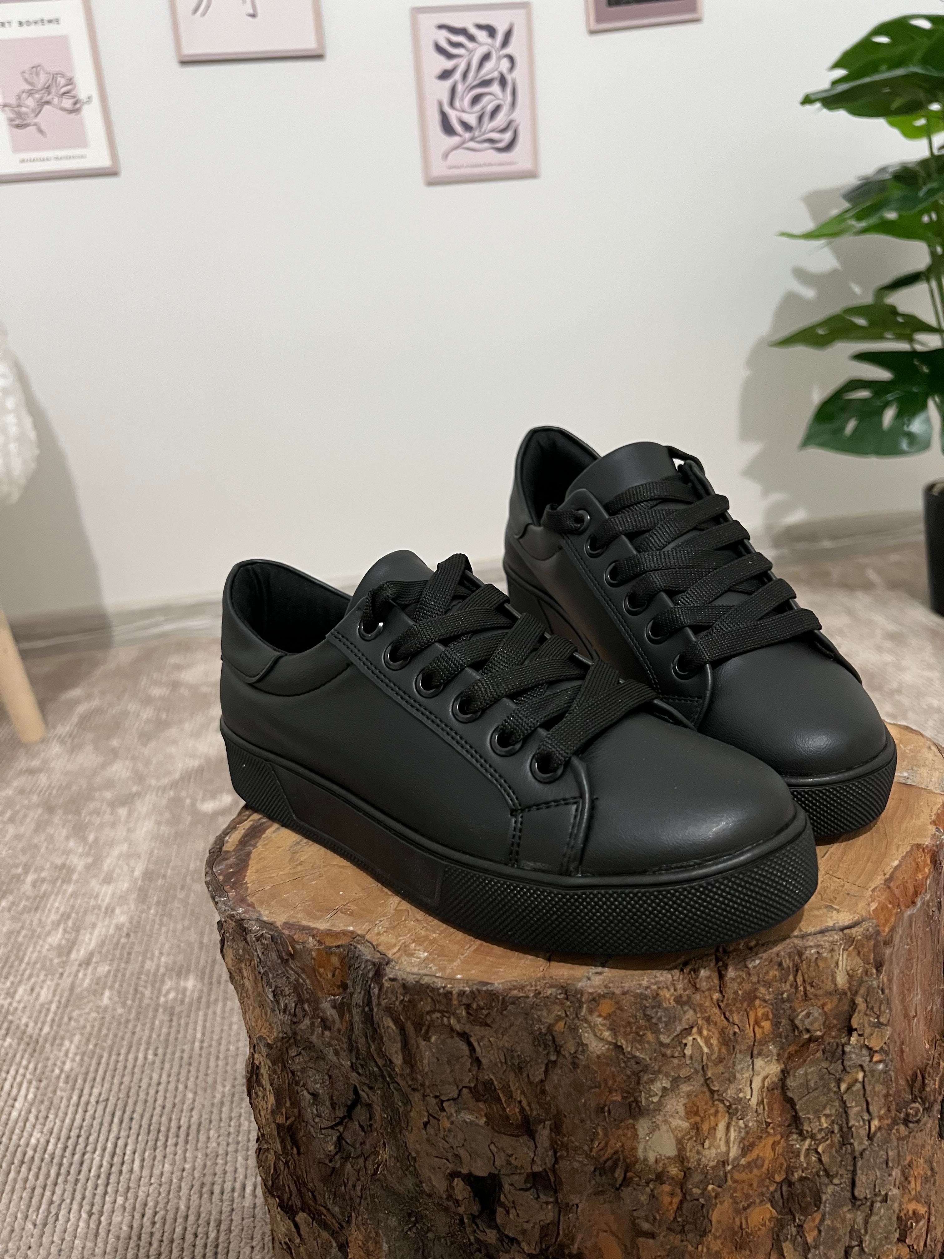 siyah sneakers ince taban