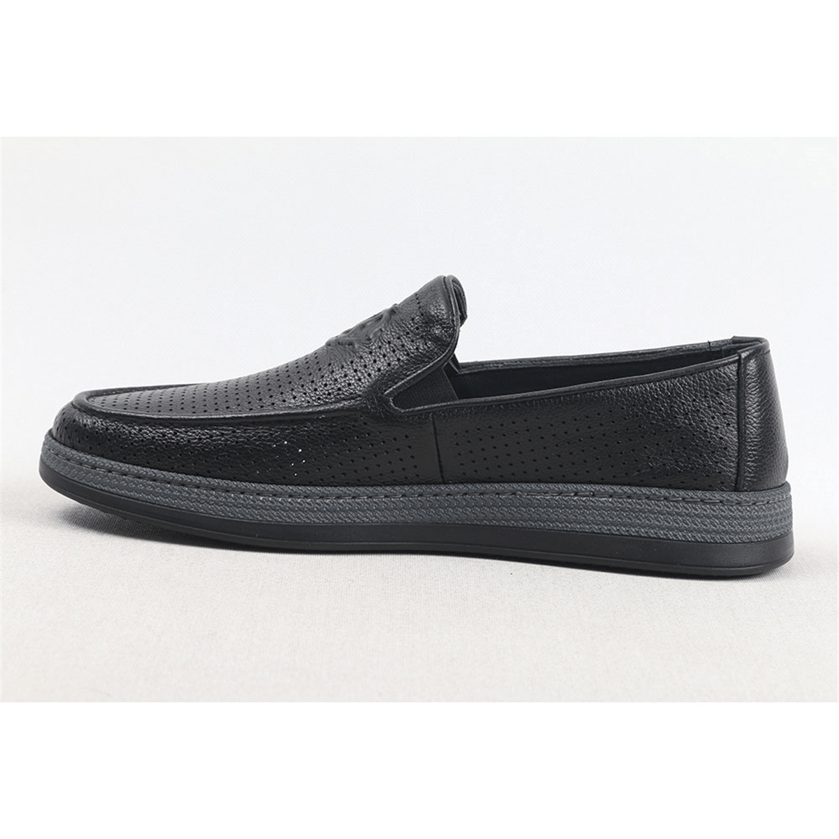 ULUS 300 SİYAH DELİKLİ LOAFER AYAKKABI