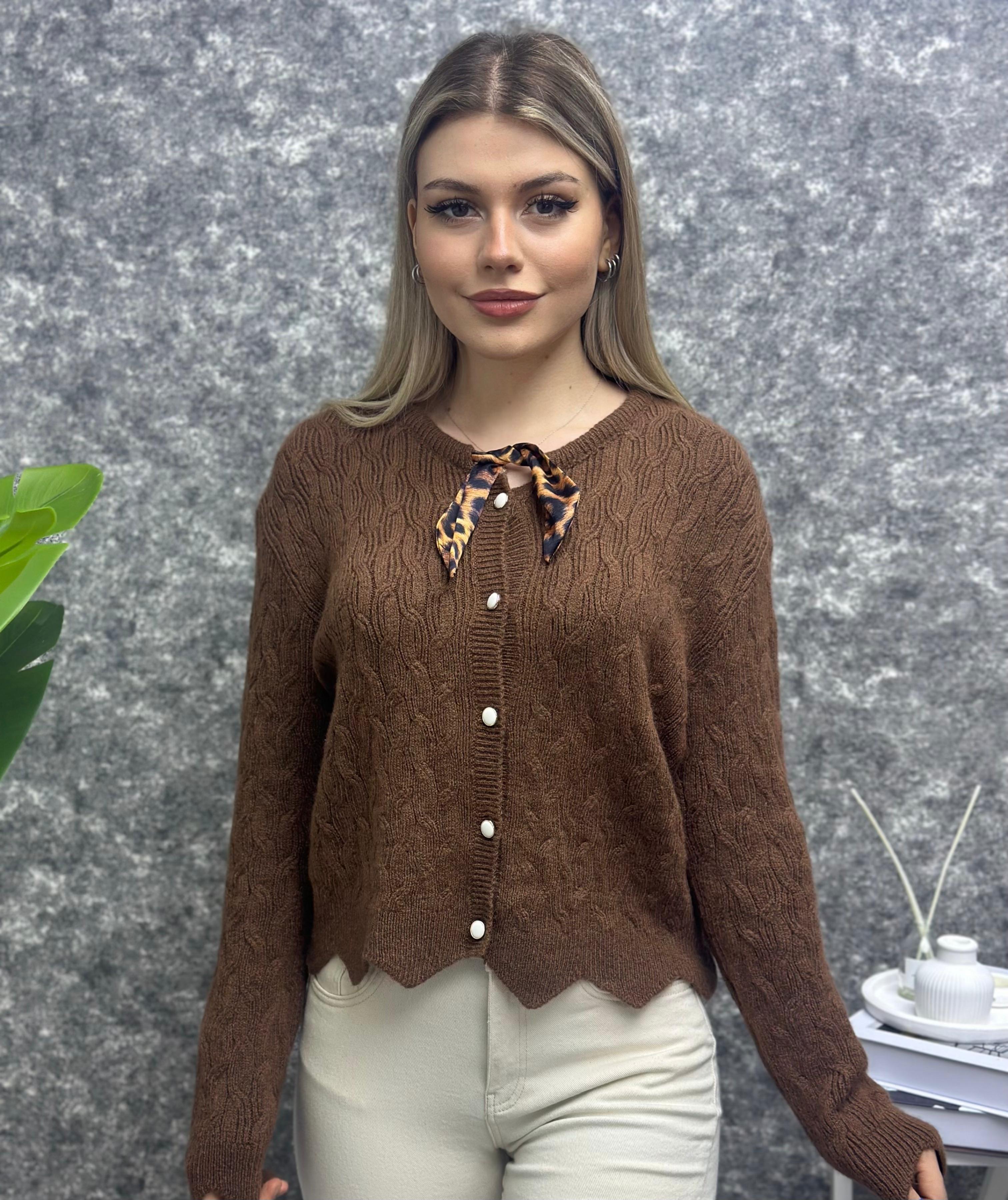Kadın Flar Detalı Düz Hırka
