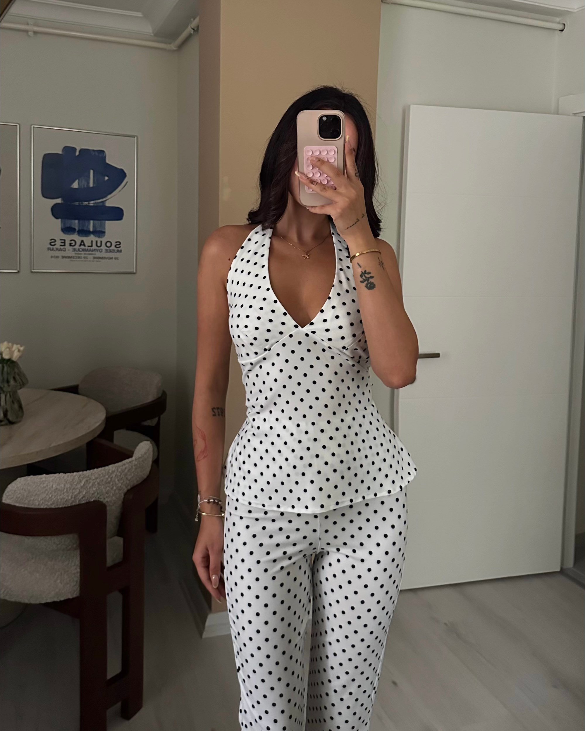 Beyaz Siyah Puantiyeli Halter Yaka Pantolon Takım
