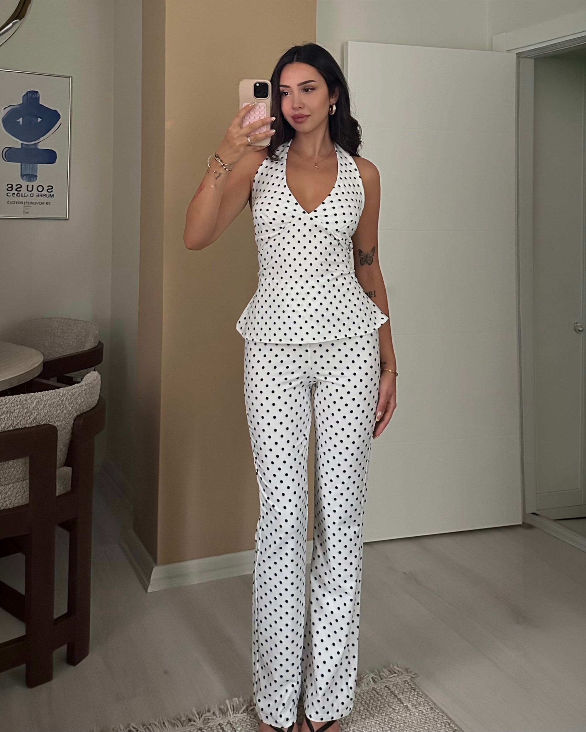 Beyaz Siyah Puantiyeli Halter Yaka Pantolon Takım