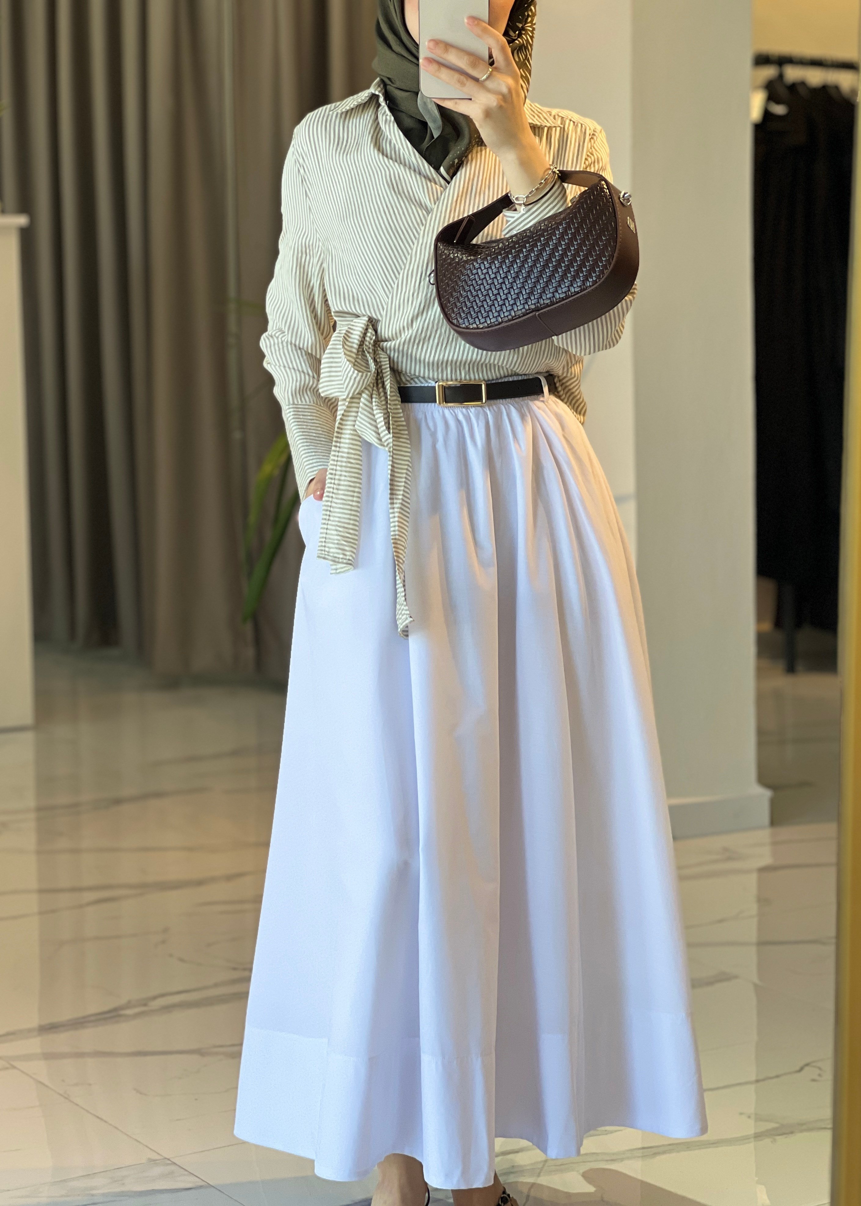     Bella Etek - Beyaz