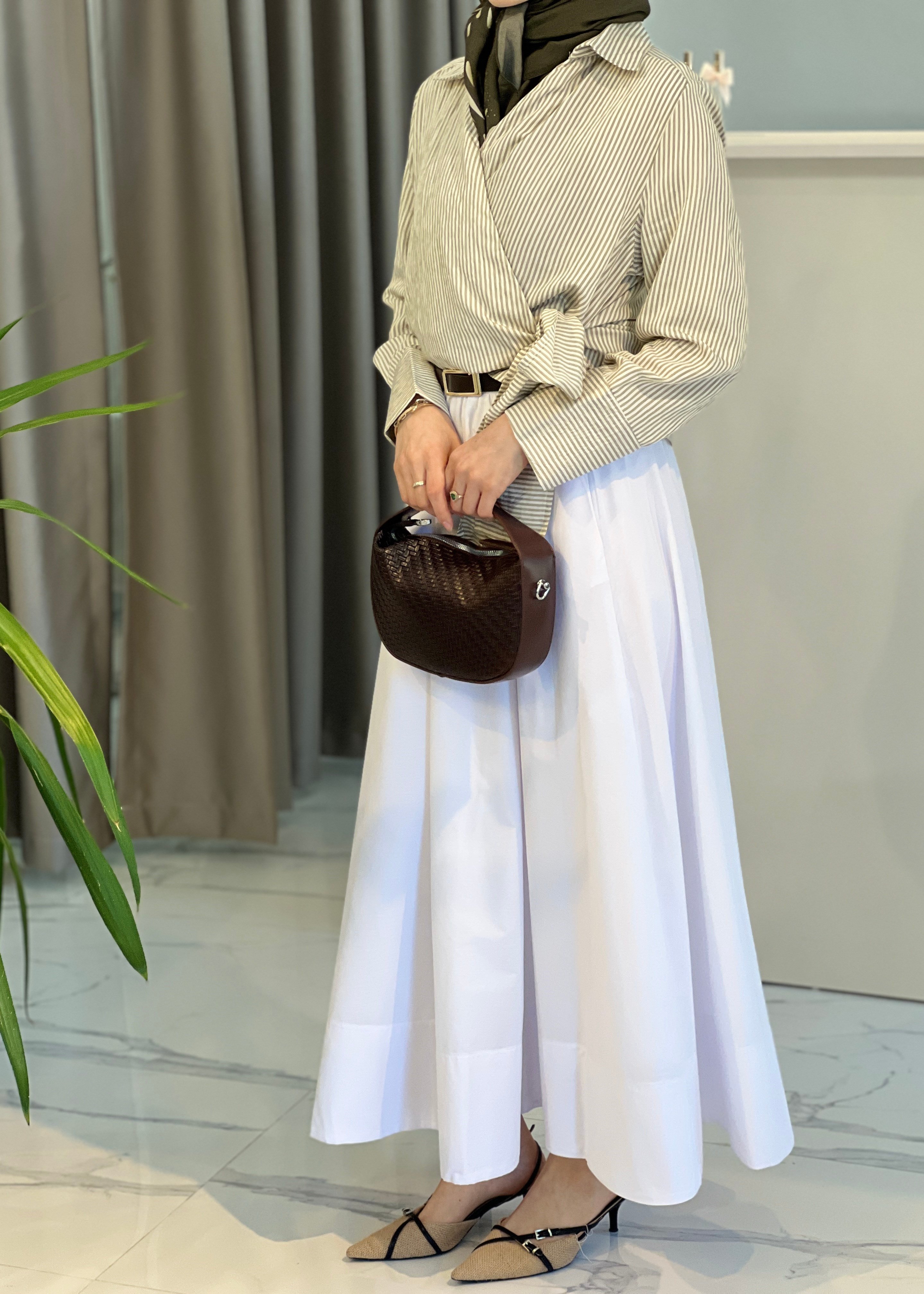     Bella Etek - Beyaz