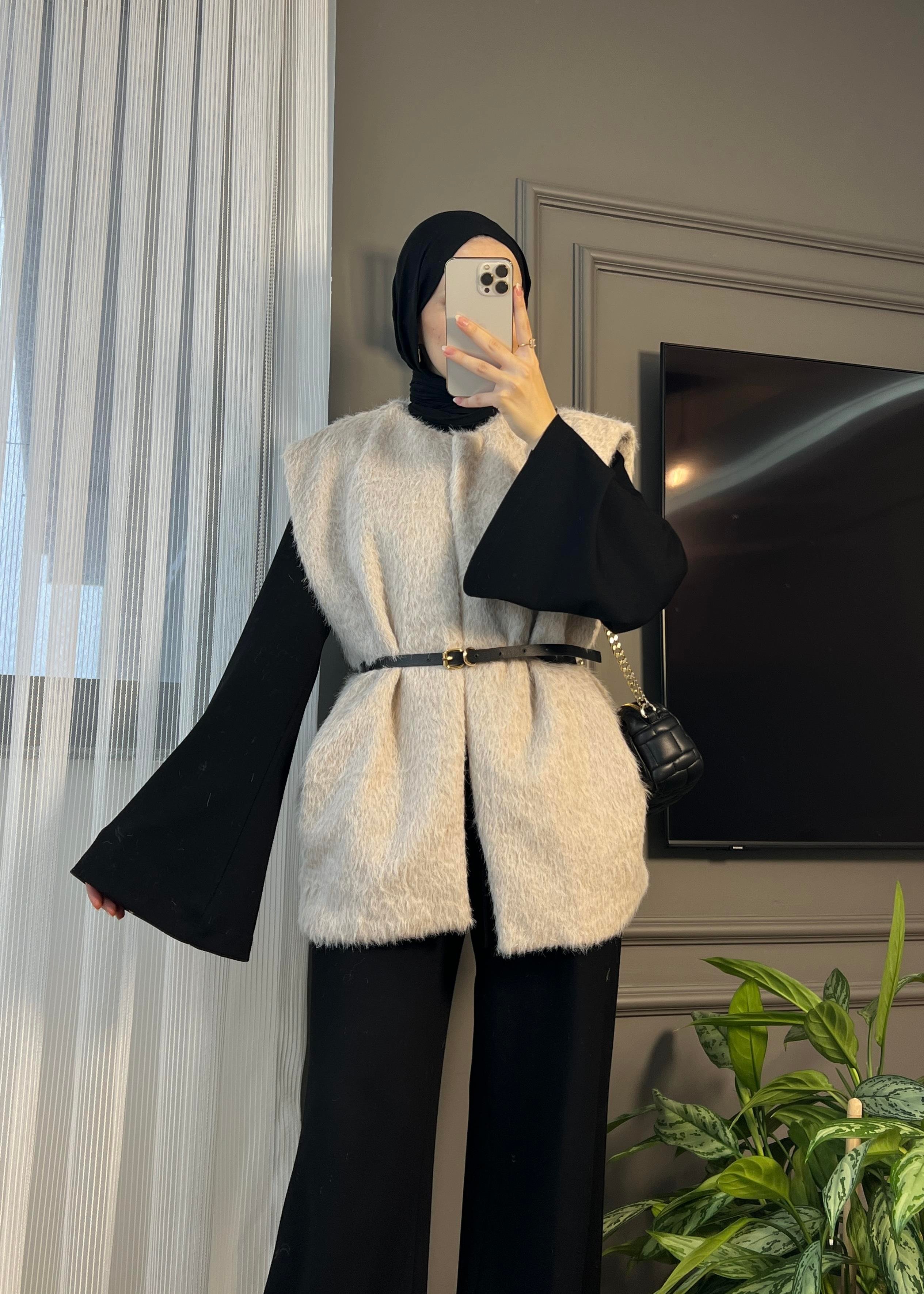  Peluş Kemerli Yelek- Bej