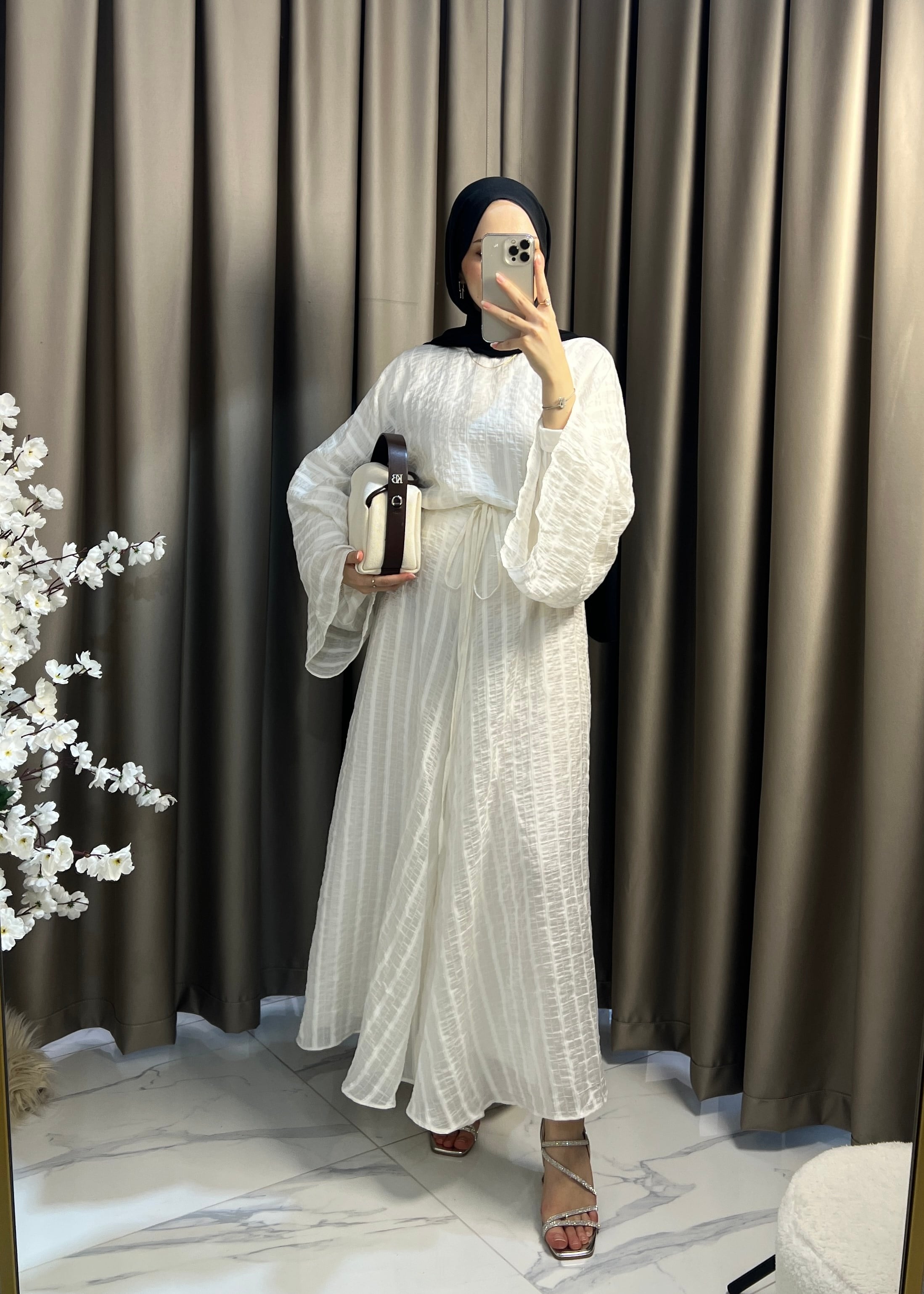 Çizgili Vual Pantolonlu Takım- Beyaz