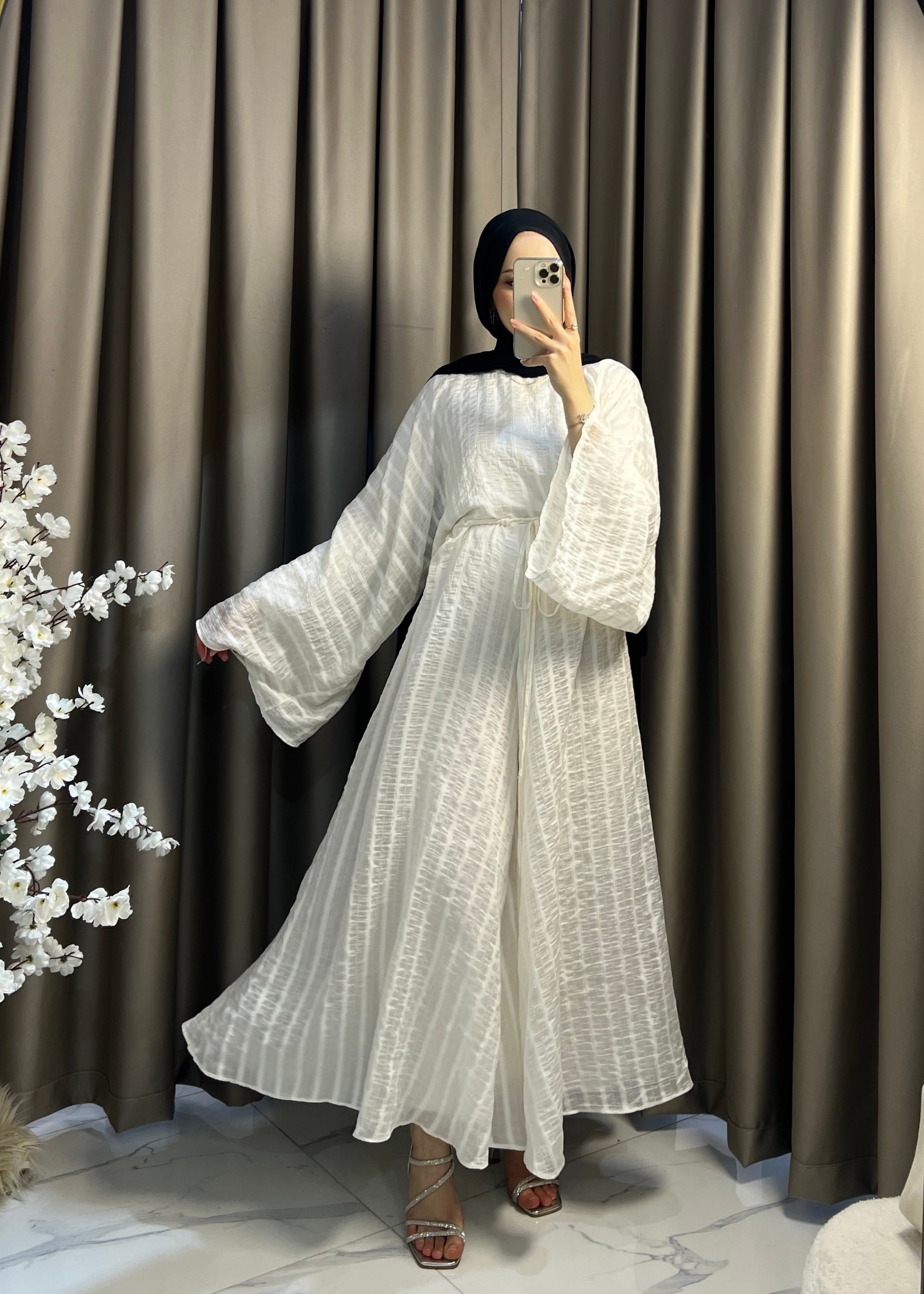 Çizgili Vual Pantolonlu Takım- Beyaz