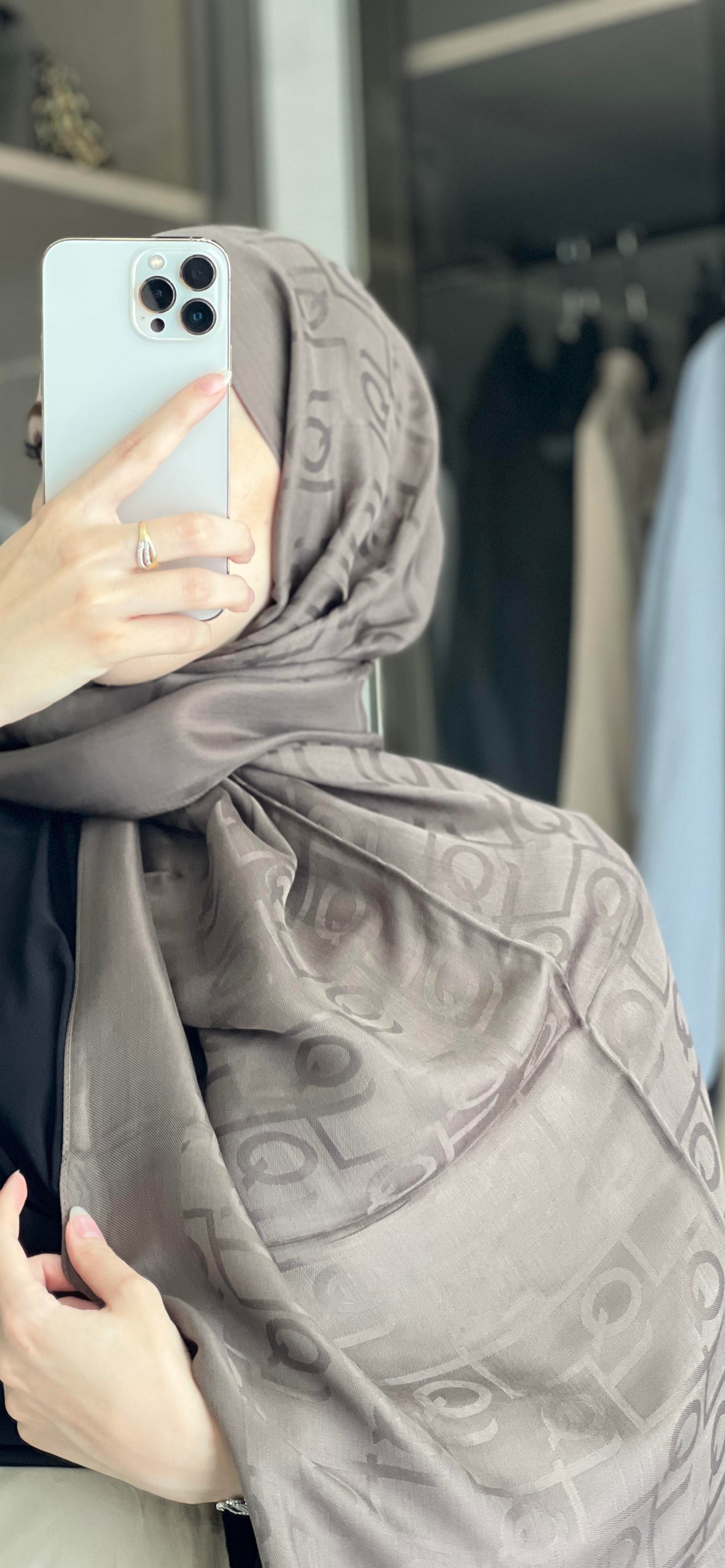 İpek Jakar Monogram Şal Soft Kahve