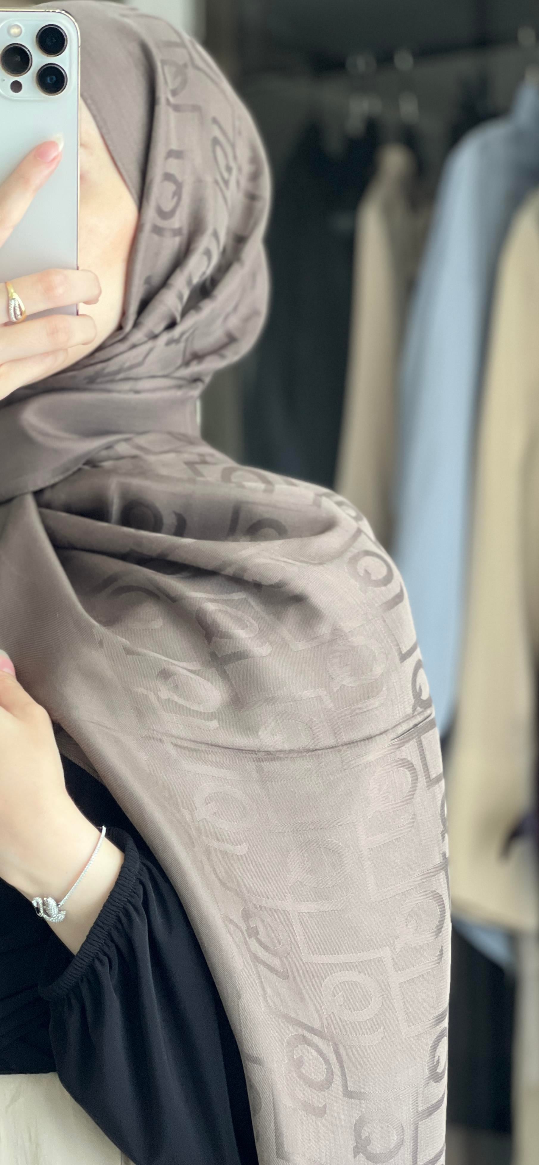 İpek Jakar Monogram Şal Soft Kahve