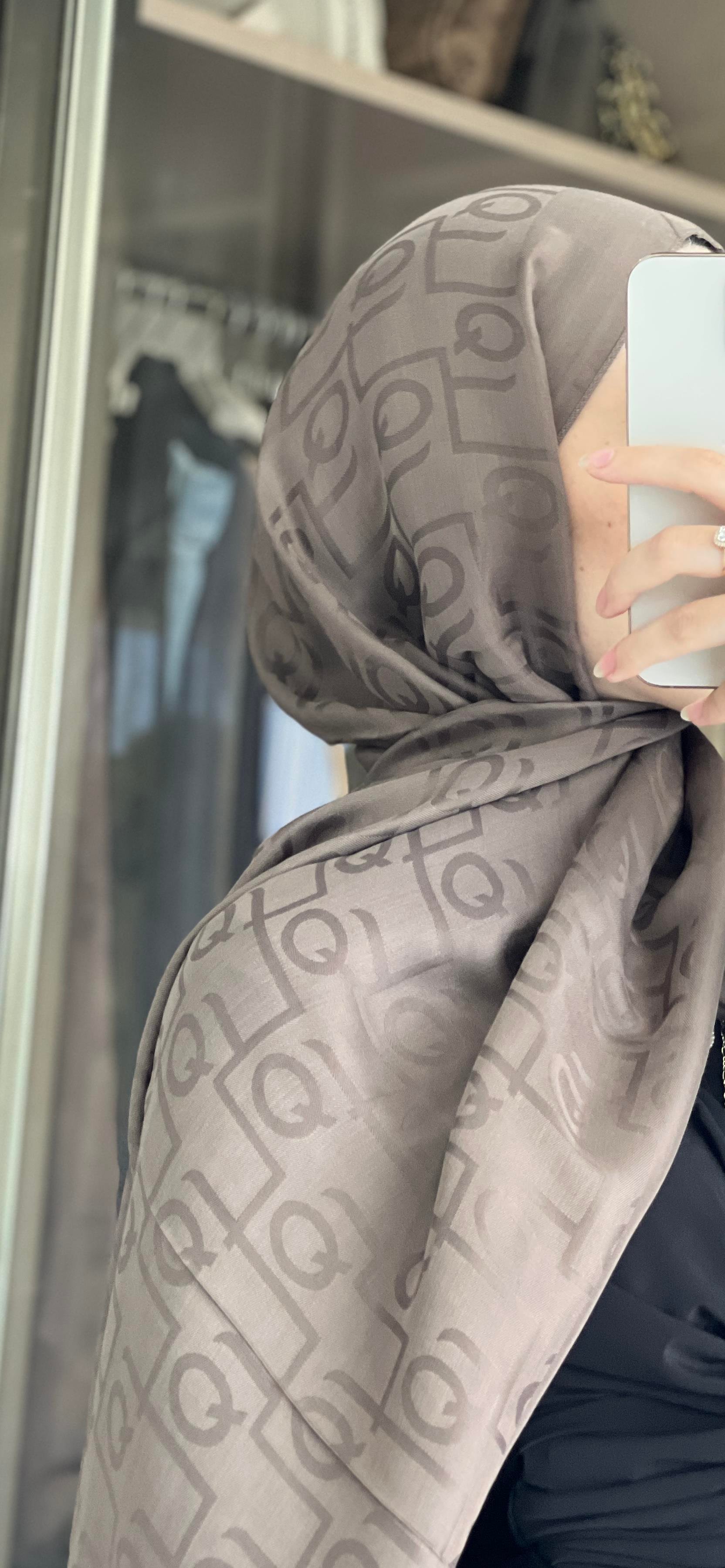 İpek Jakar Monogram Şal Soft Kahve