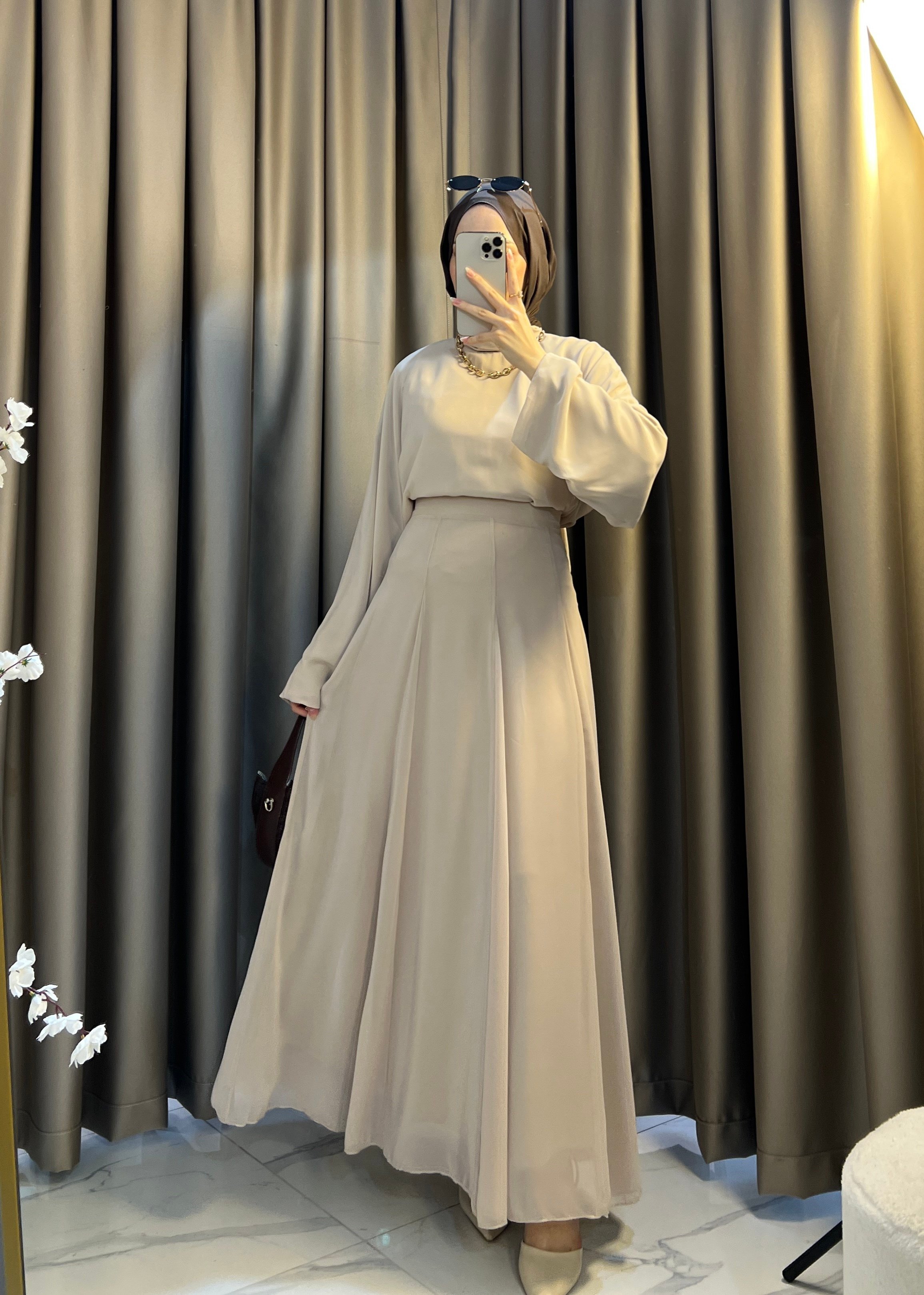 Mihri Etek Takım- Taş