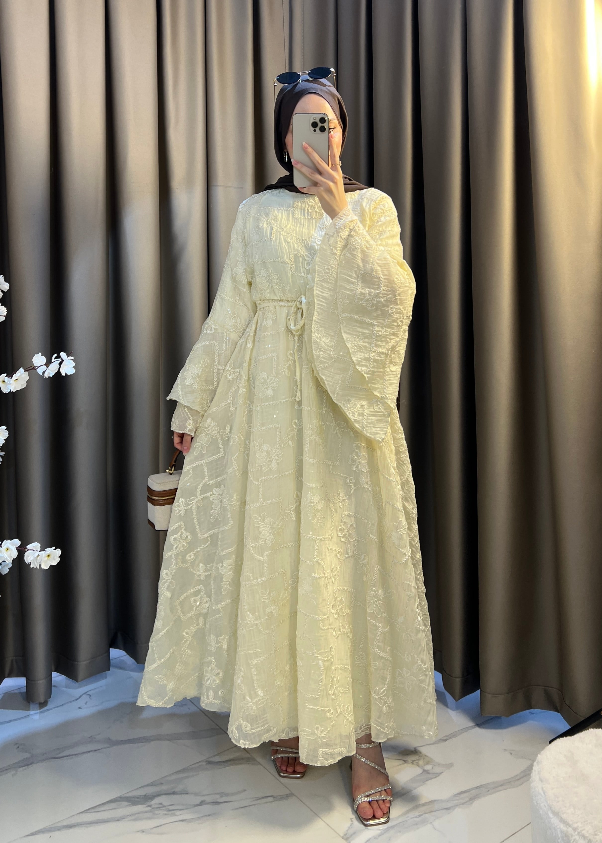 Payet İşlemeli Dantel Elbise - Sarı