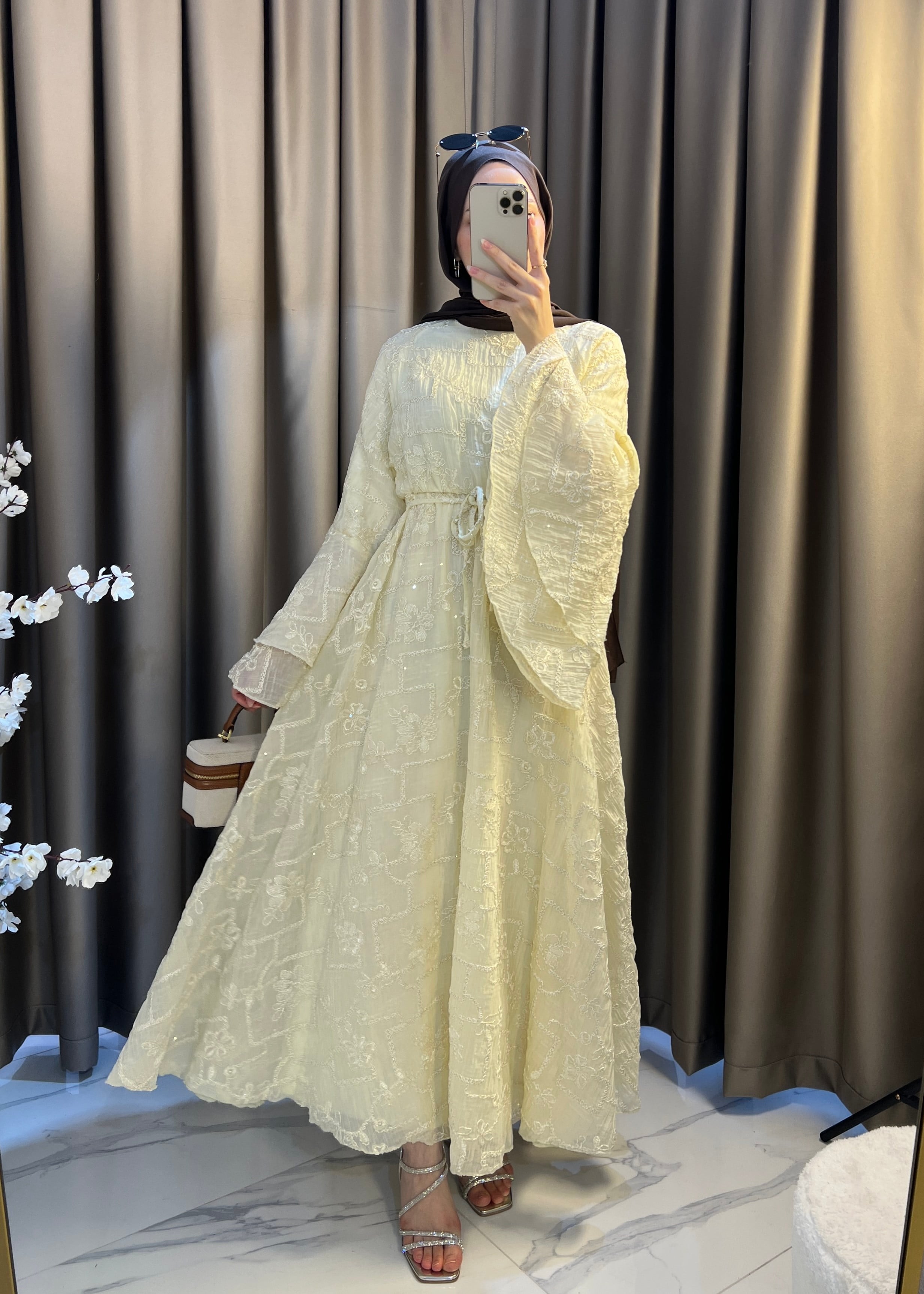 Payet İşlemeli Dantel Elbise - Sarı