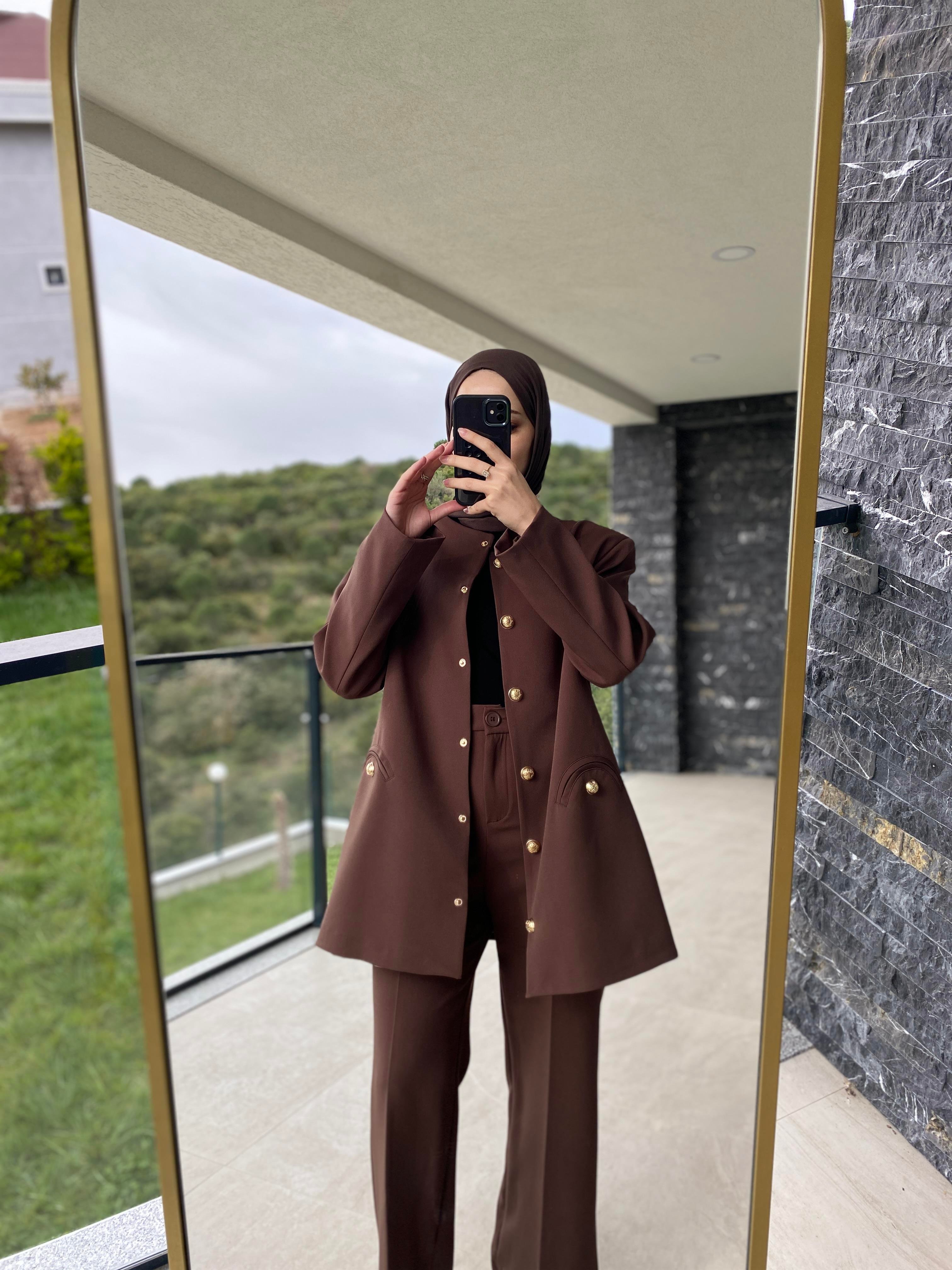 Peri Gold Düğme Detaylı Takım