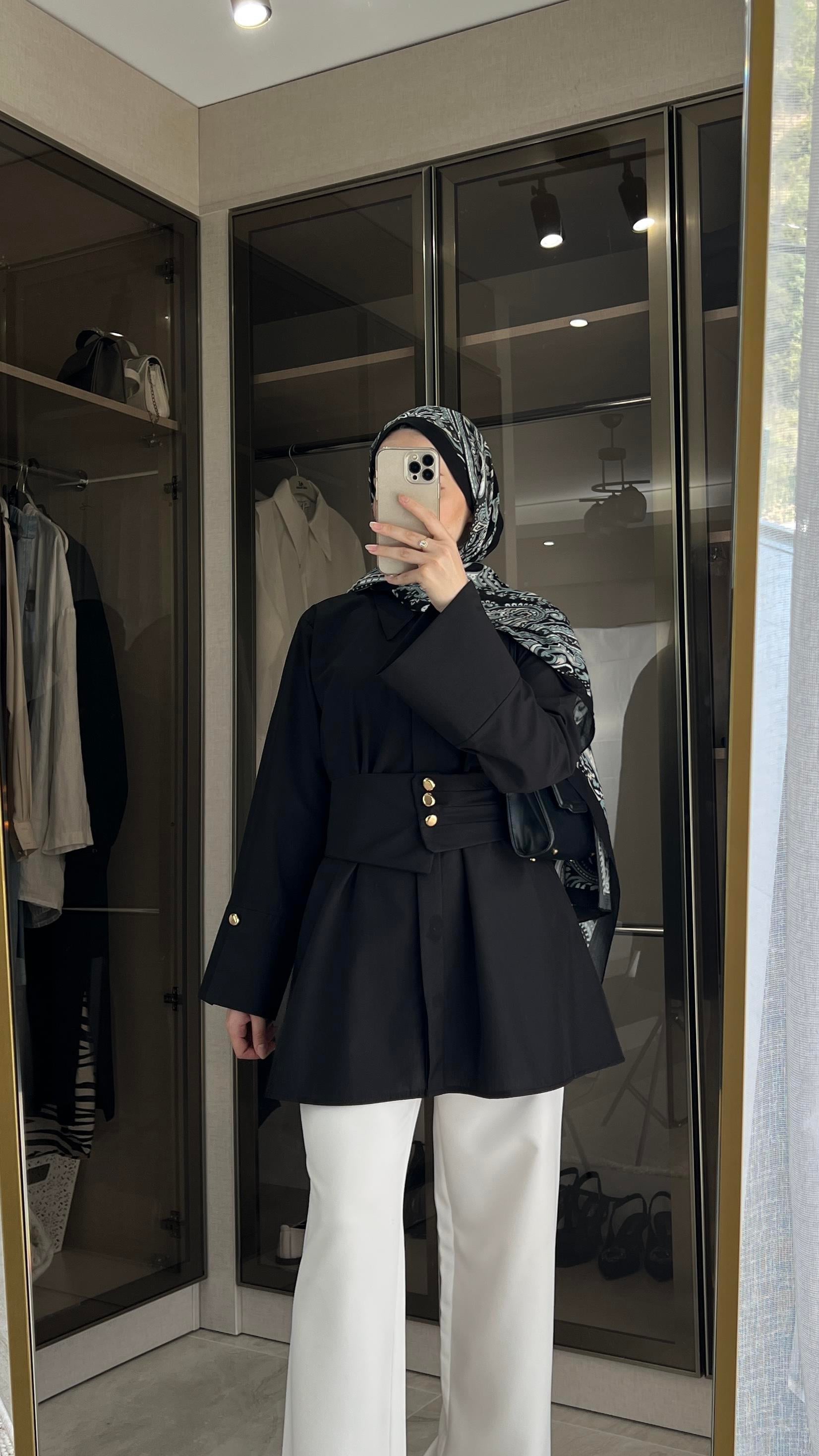 Rian Geniş Kemerli Gömlek - Siyah