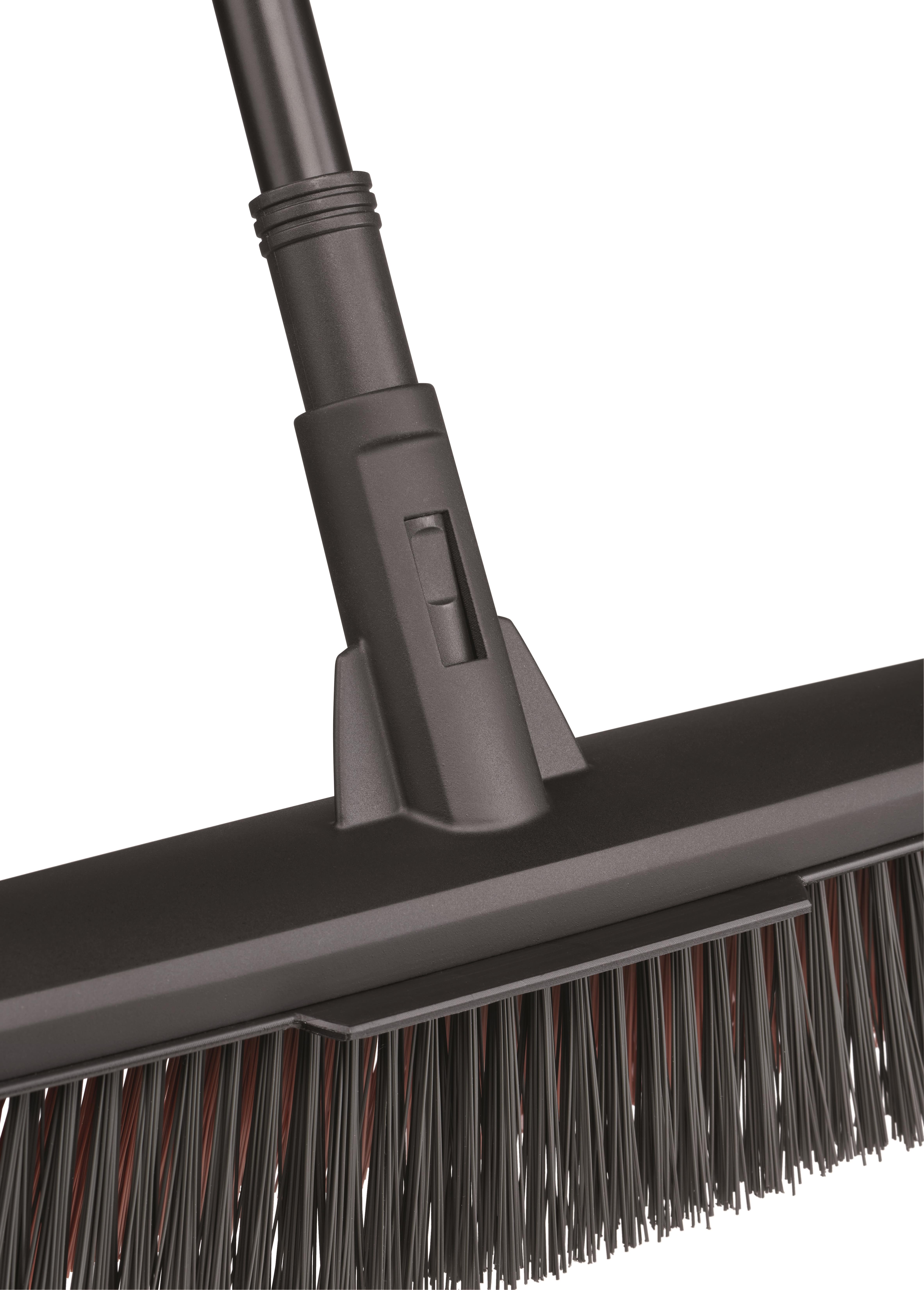 Fiskars Solid Bahçe Süpürge Saplı (L)