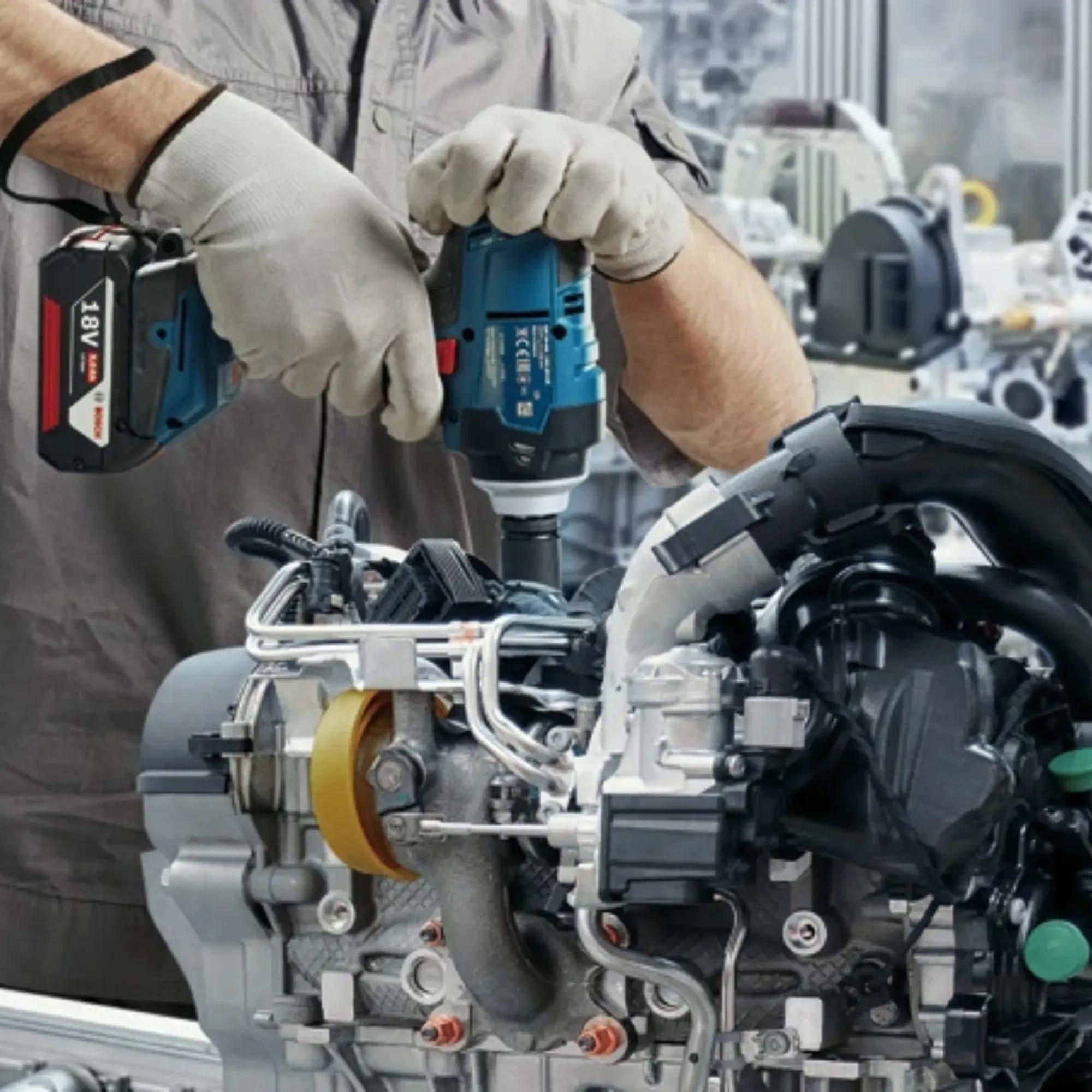  Bosch Darbeli Somun Sıkma GDS 18V-400 - Dengeli Güç ve Kullanım KolaylığıBoschBosch Darbeli Somun Sıkma Gds18V-400 263.03.SS23