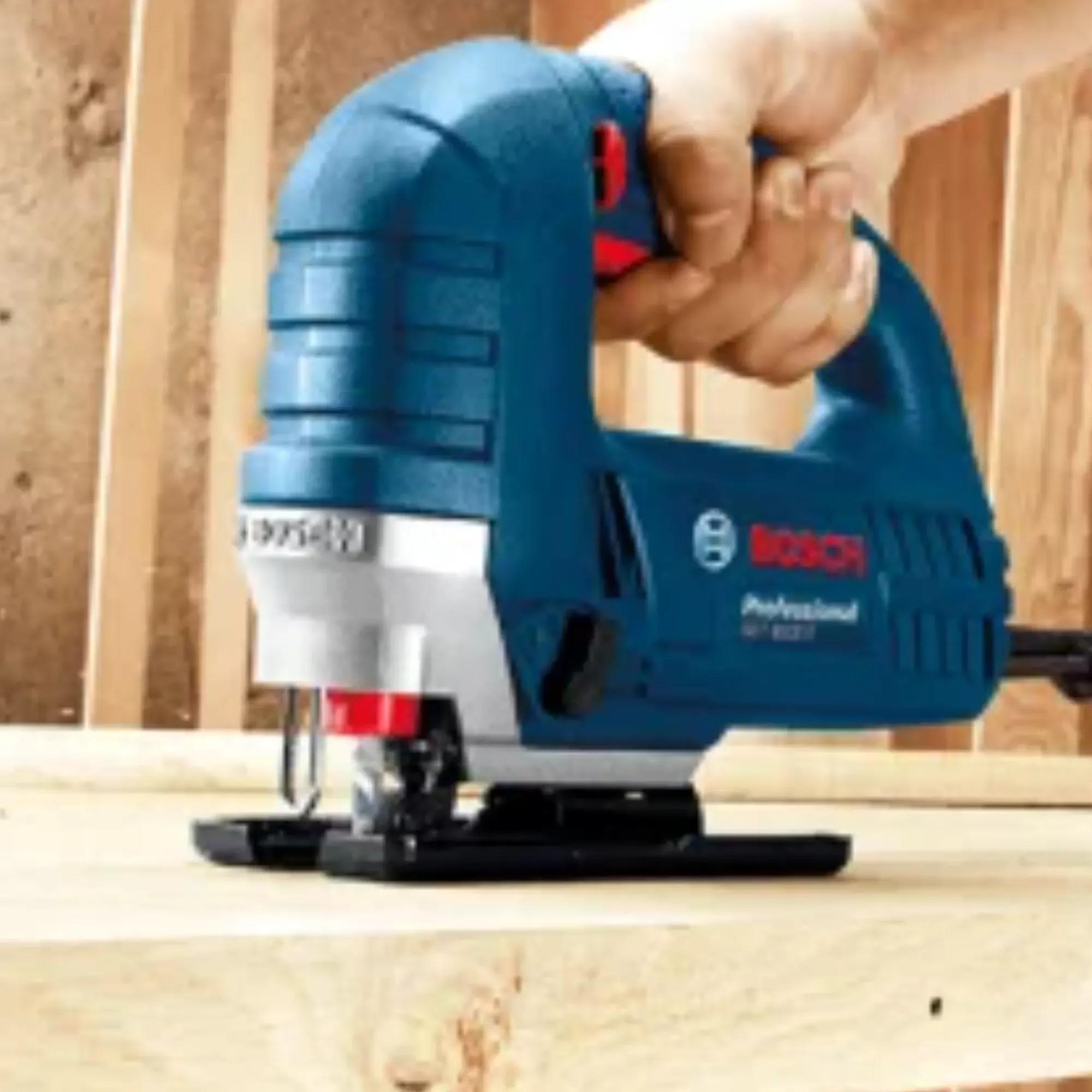 Bosch Dekupaj Makinesi 710W GST 8000 E - Hassas ve GüçlüBoschBosch Dekupaj Makinesi 710W Gst8000E 060158H000263.08.E800