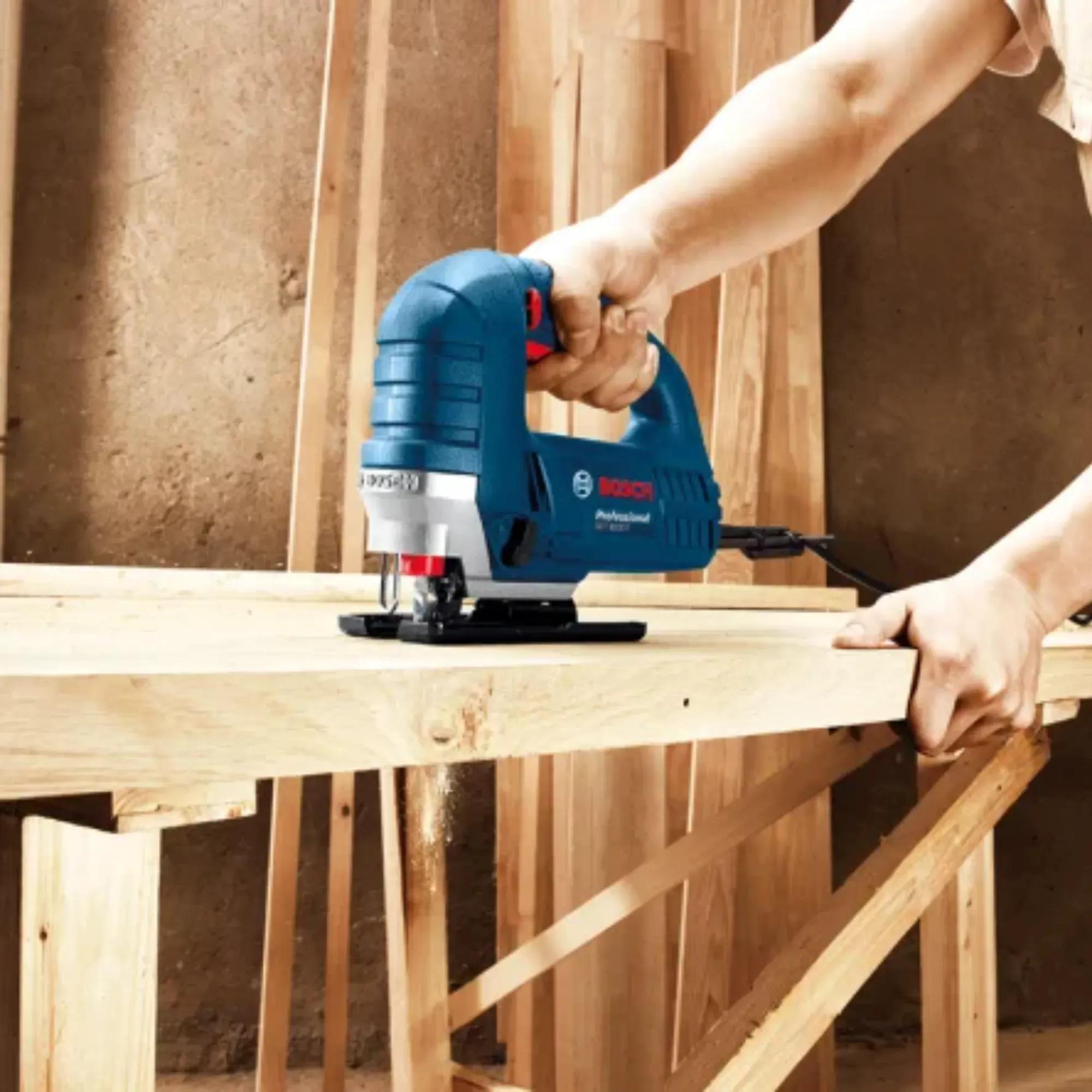 Bosch Dekupaj Makinesi 710W GST 8000 E - Hassas ve GüçlüBoschBosch Dekupaj Makinesi 710W Gst8000E 060158H000263.08.E800