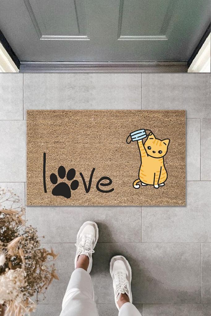 Dijital Baskı Kahverengi Patili Love Yazılı Maskeli Kedi Dekoratif Kapı Paspası K-2010