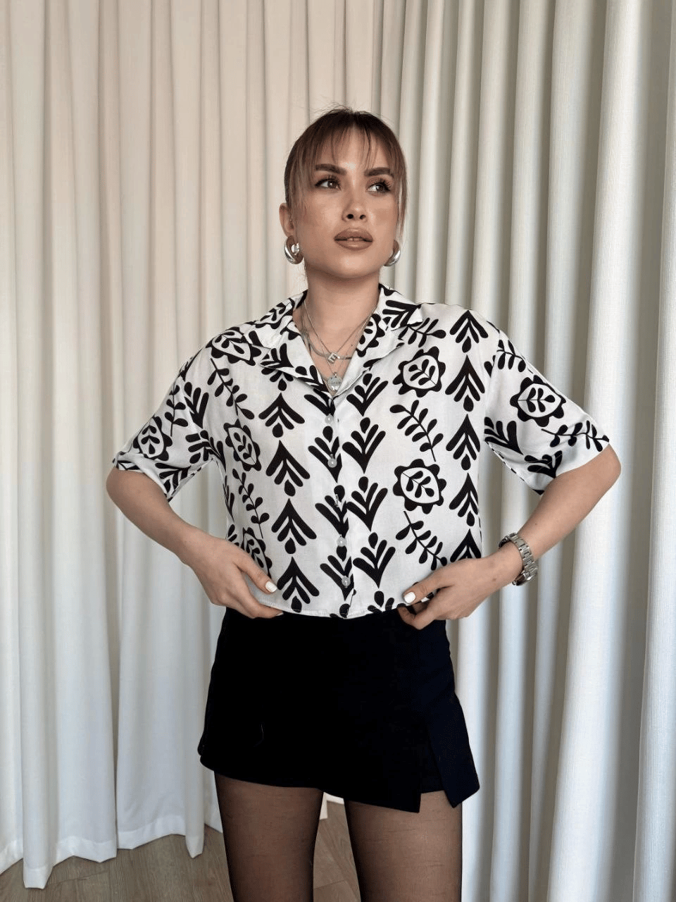 Siyah beyaz baskılı crop gömlek