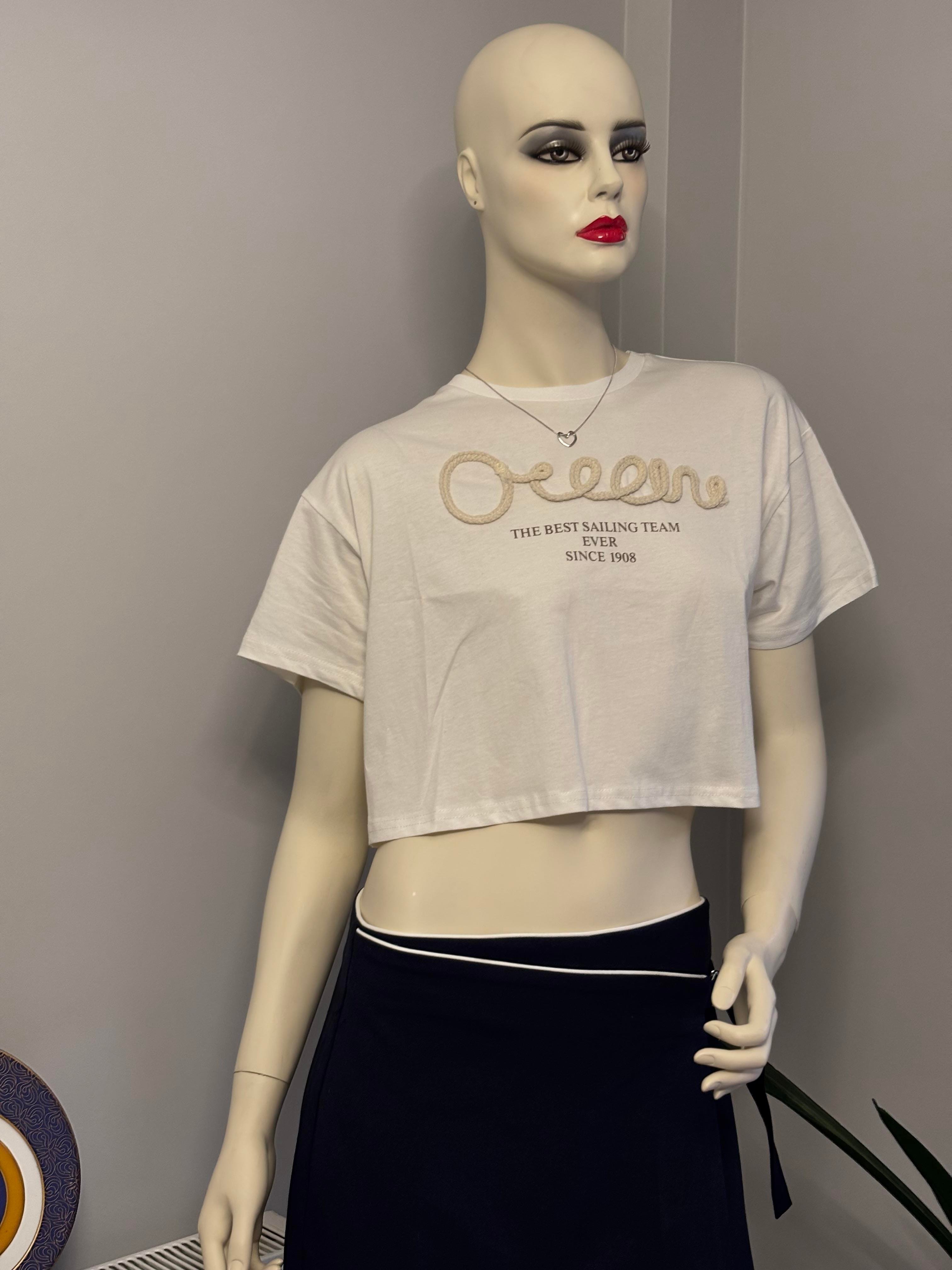 Baskı ve Nakış Detaylı Basic Crop T-Shirt