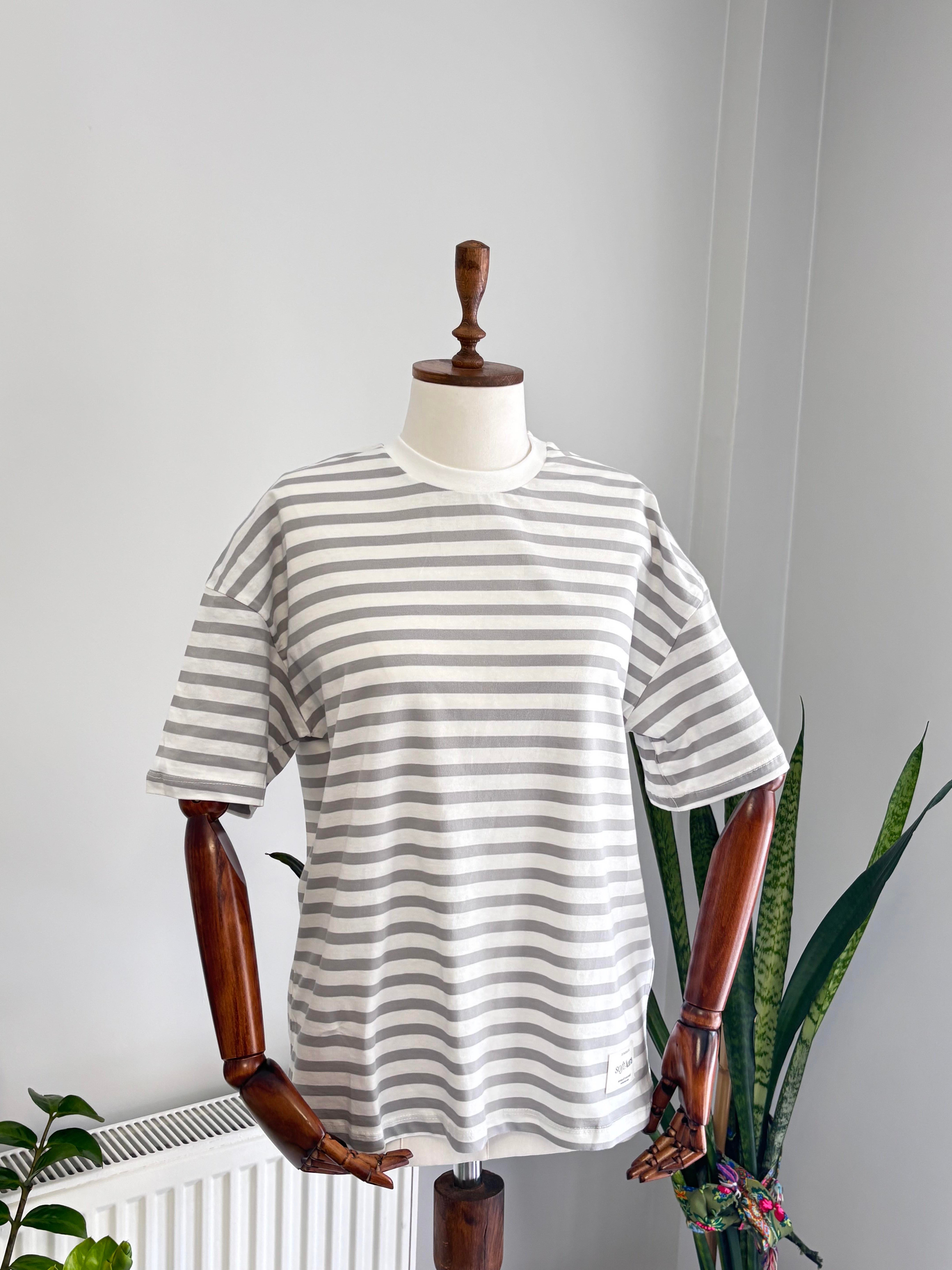 Bisiklet Yaka Gri Çizgili Oversize T-Shirt