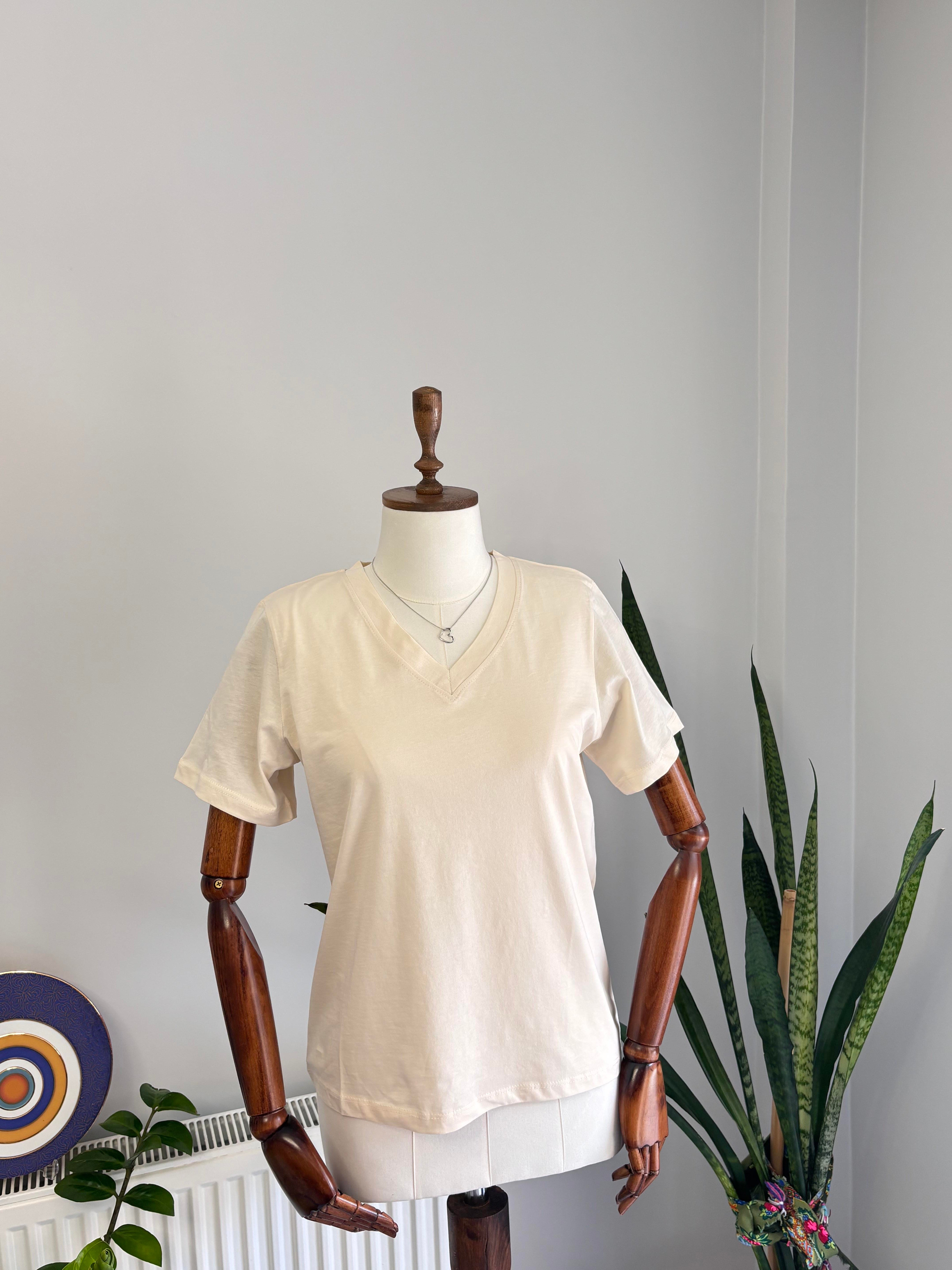 Regular Fit V Yaka Basic Düz Kısa Kollu Tişört