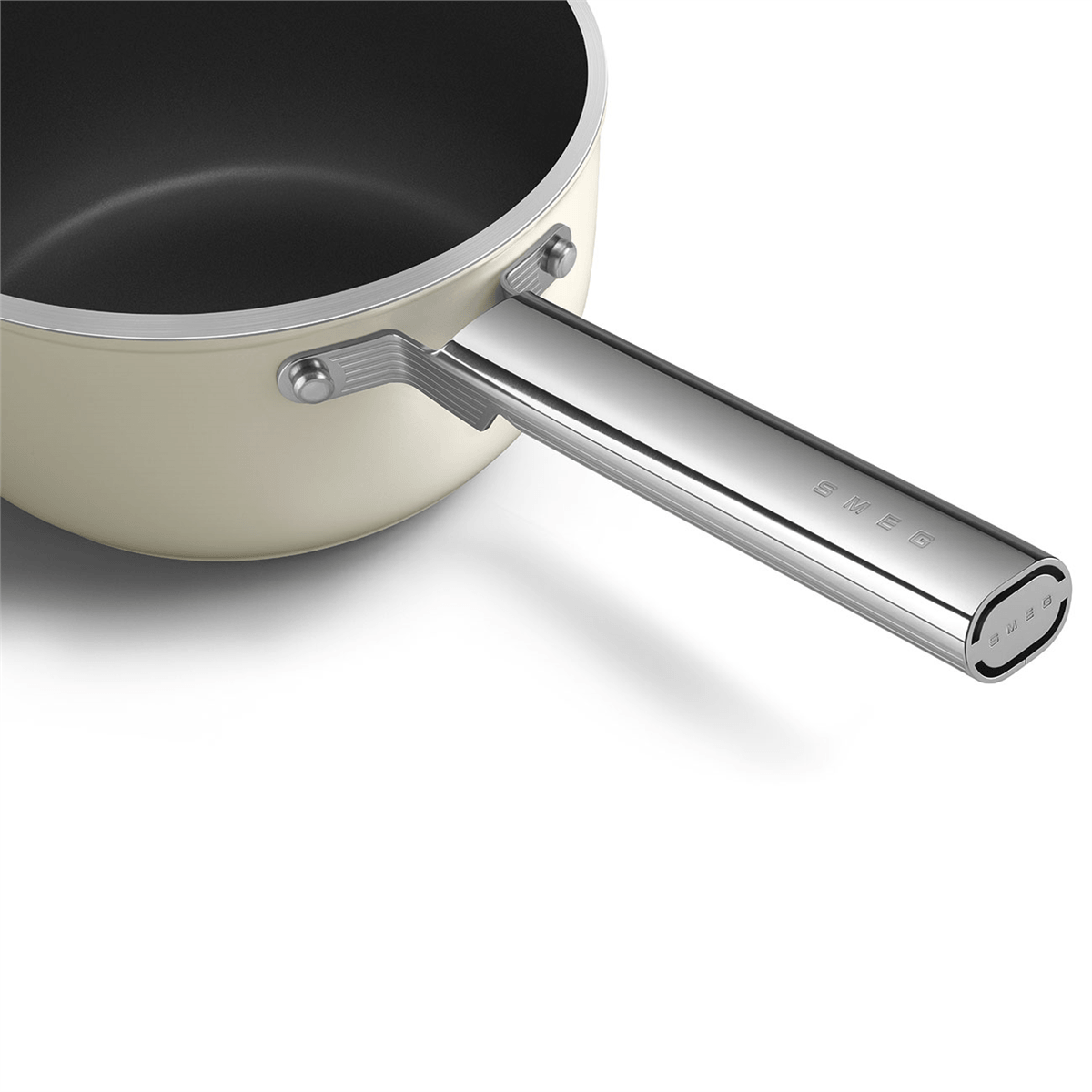 SMEG SPF2012 Sos Tenceresi – 20 cm, Seramik Kaplama