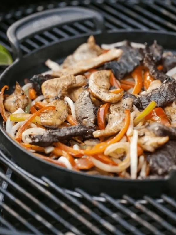 Weber Gourmet BBQ System Griddle 7421 Porcelain-enameled Cast Iron | Çok Yüzeyli Plancha | GBS™ Uyumlu