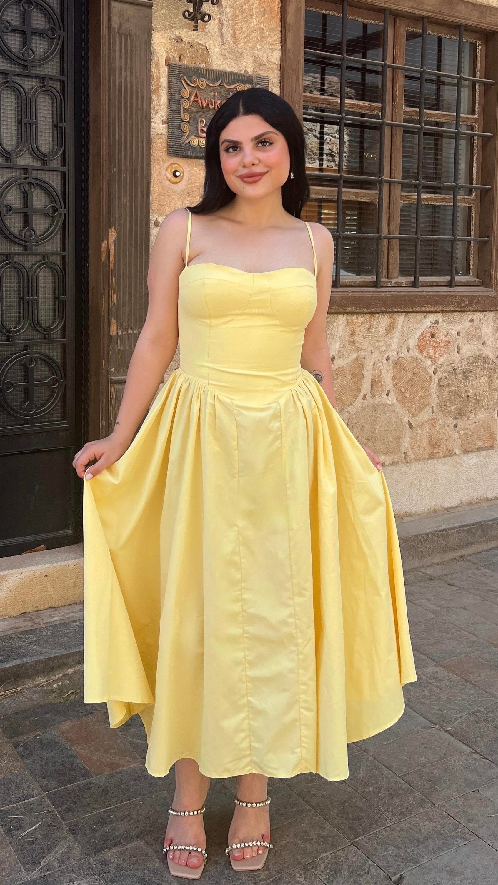 ASKILI GÖĞÜS KUPLU SARI ELBİSE