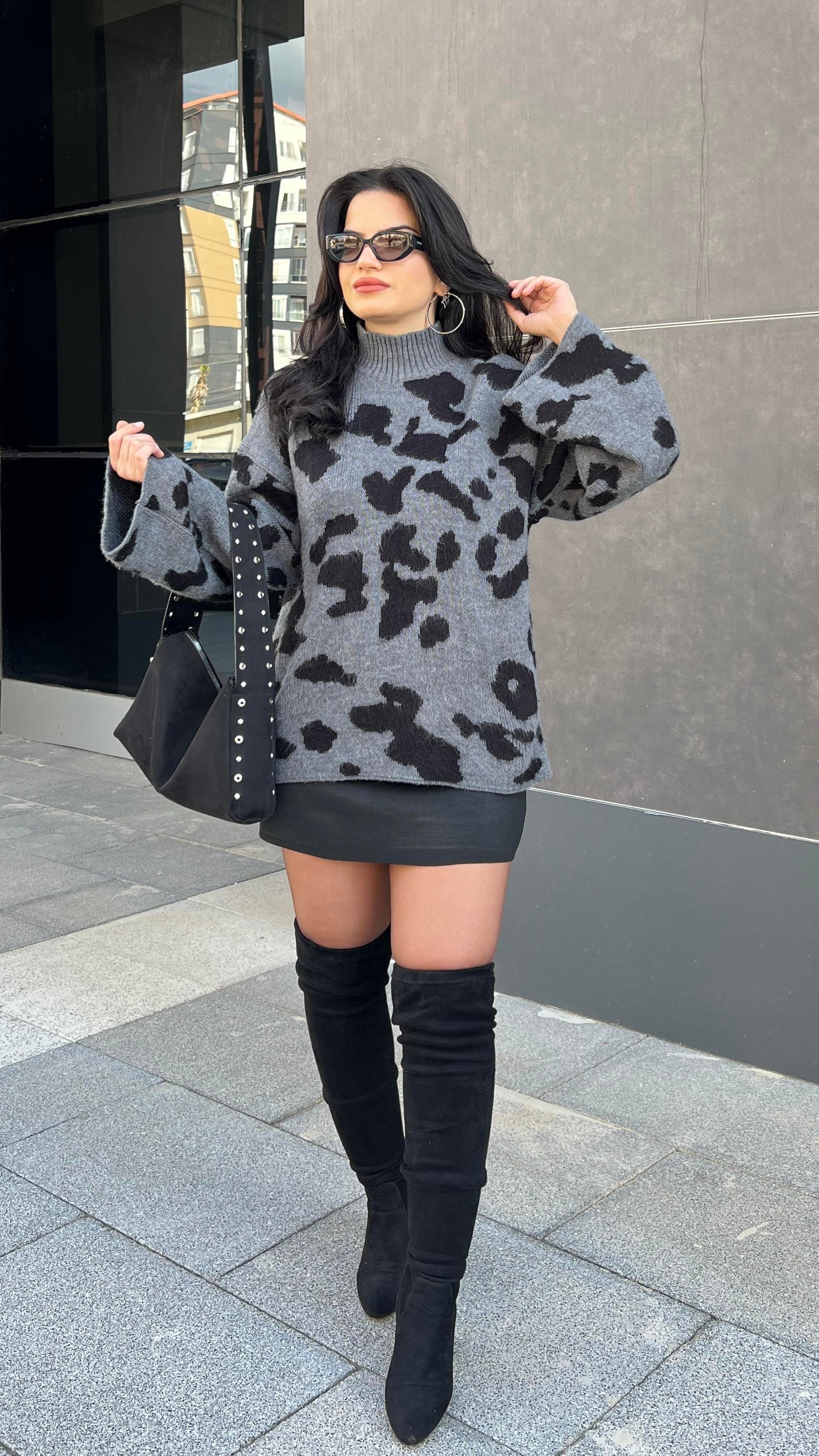 GRİ SİYAH LEOPAR DESEN KAZAK