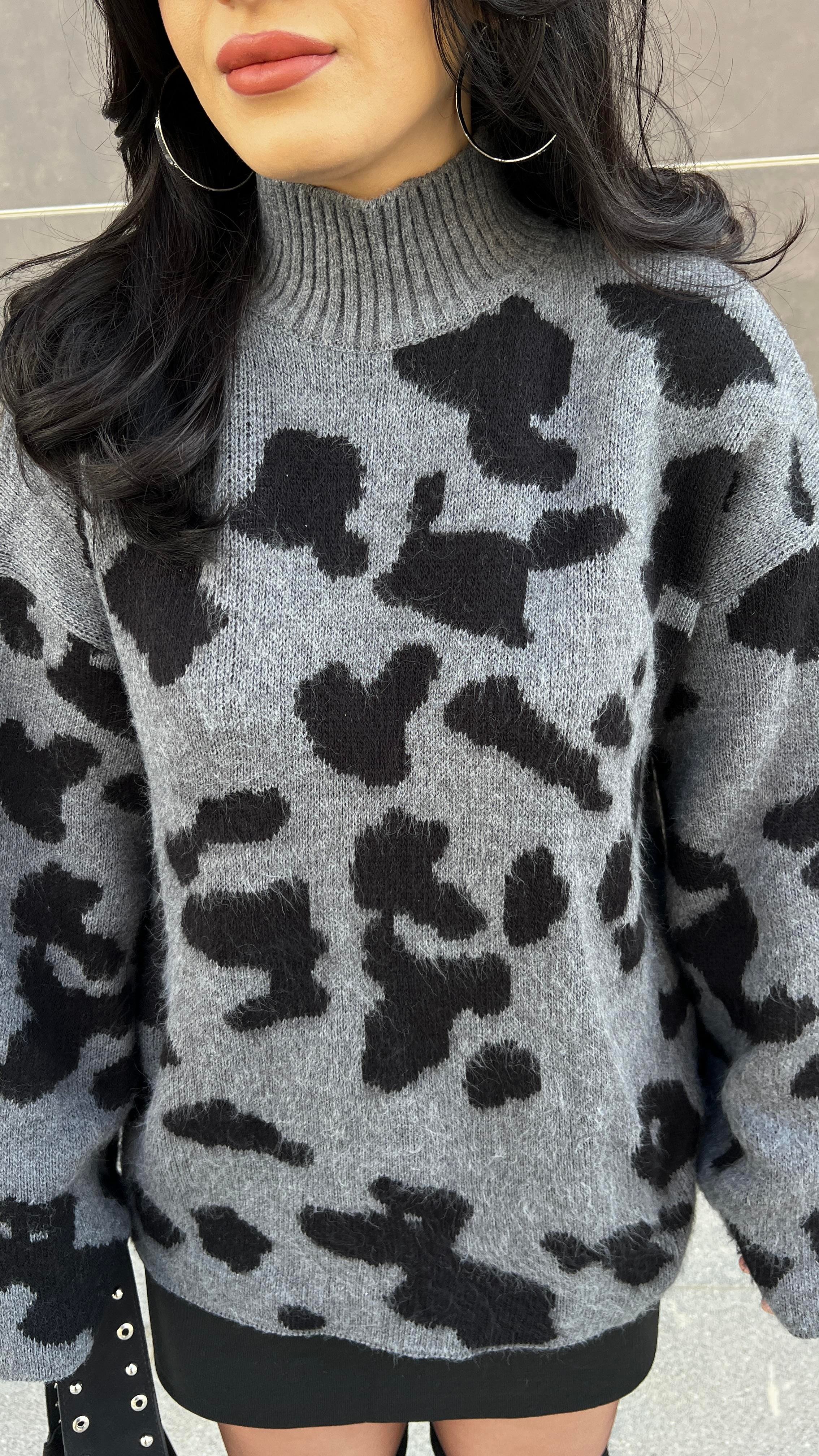 GRİ SİYAH LEOPAR DESEN KAZAK