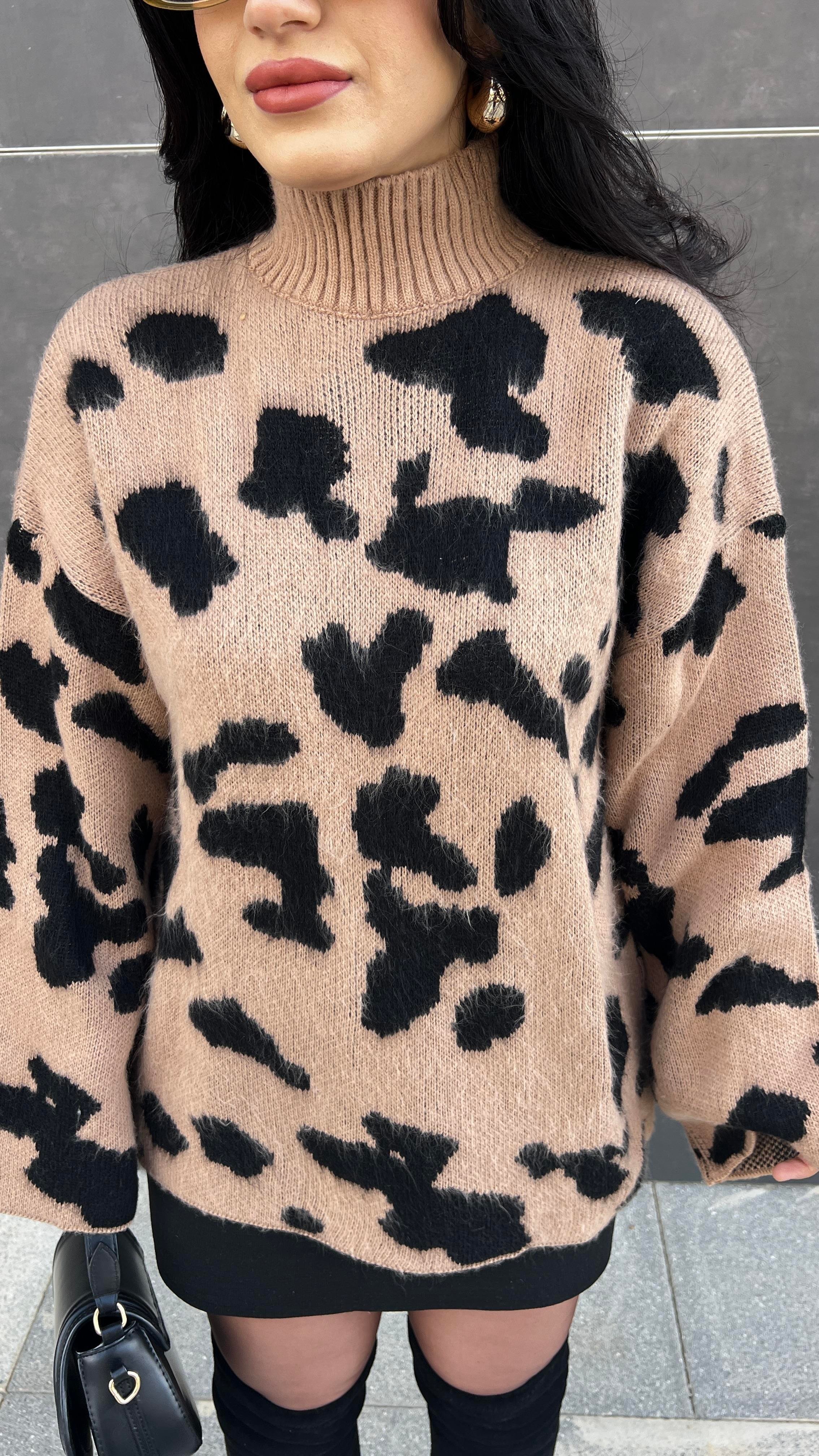 KAHVE SİYAH LEOPAR DESEN KAZAK