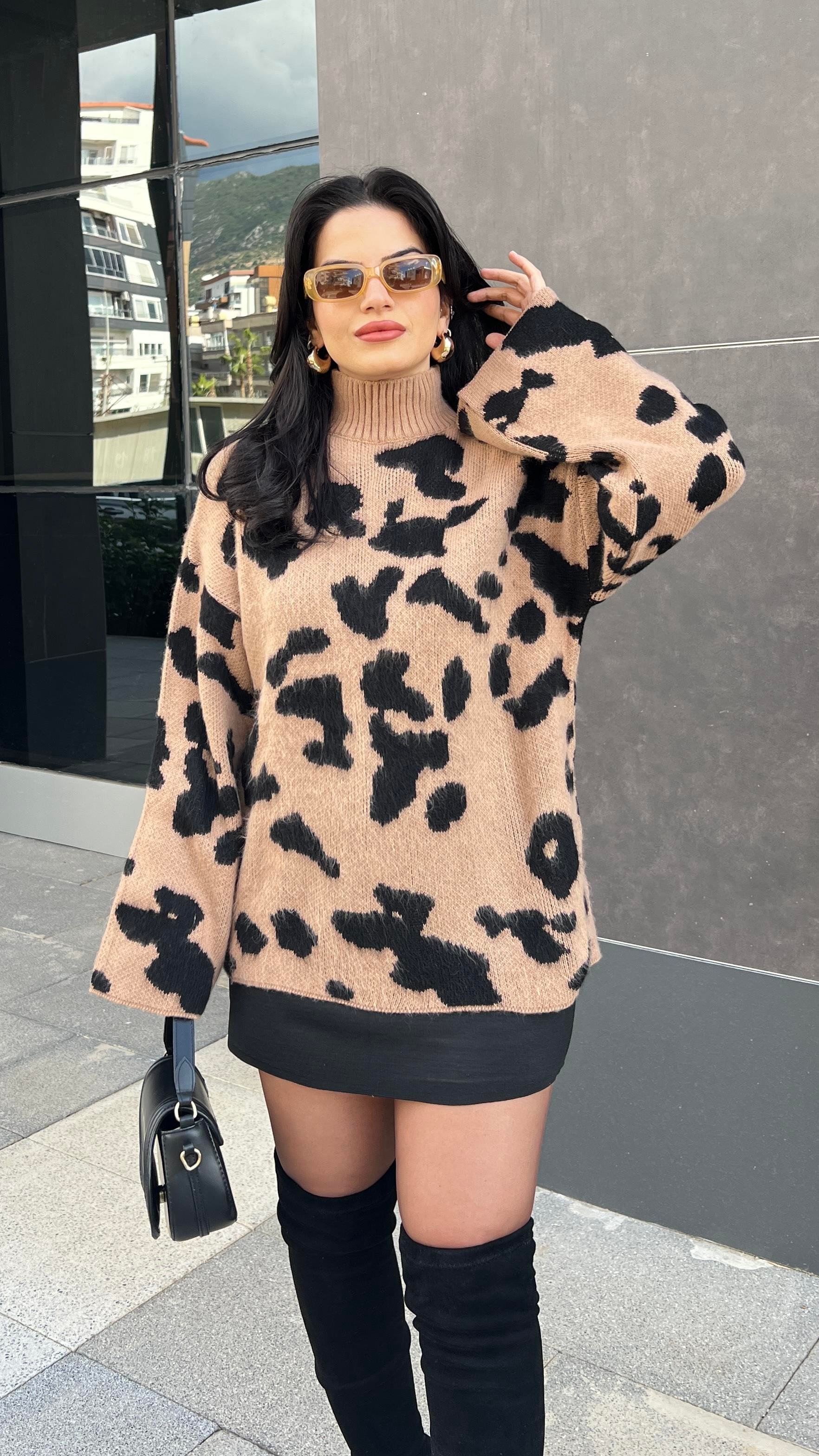 KAHVE SİYAH LEOPAR DESEN KAZAK