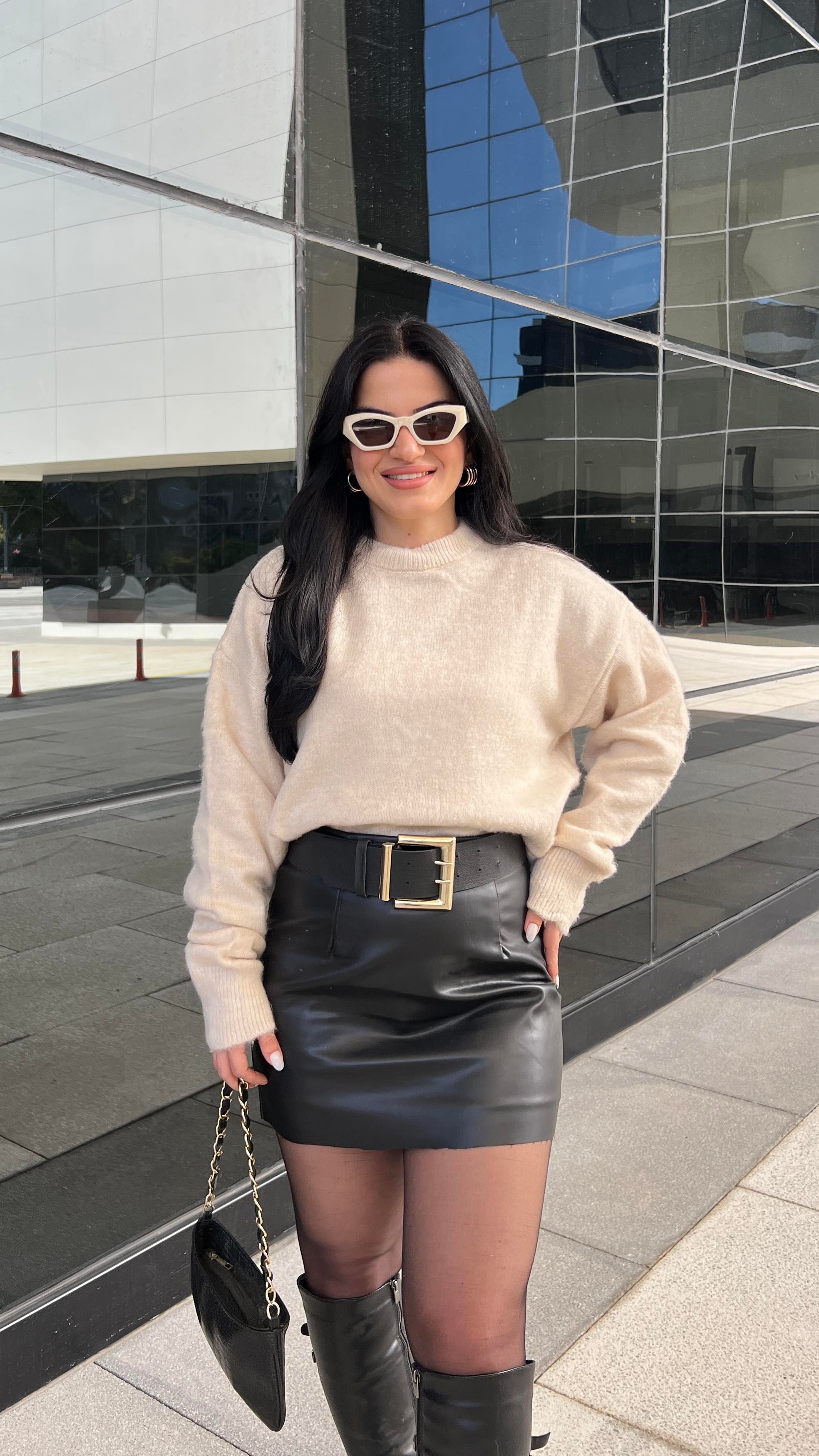 KREM MASSİ MODEL YUMOŞ KAZAK