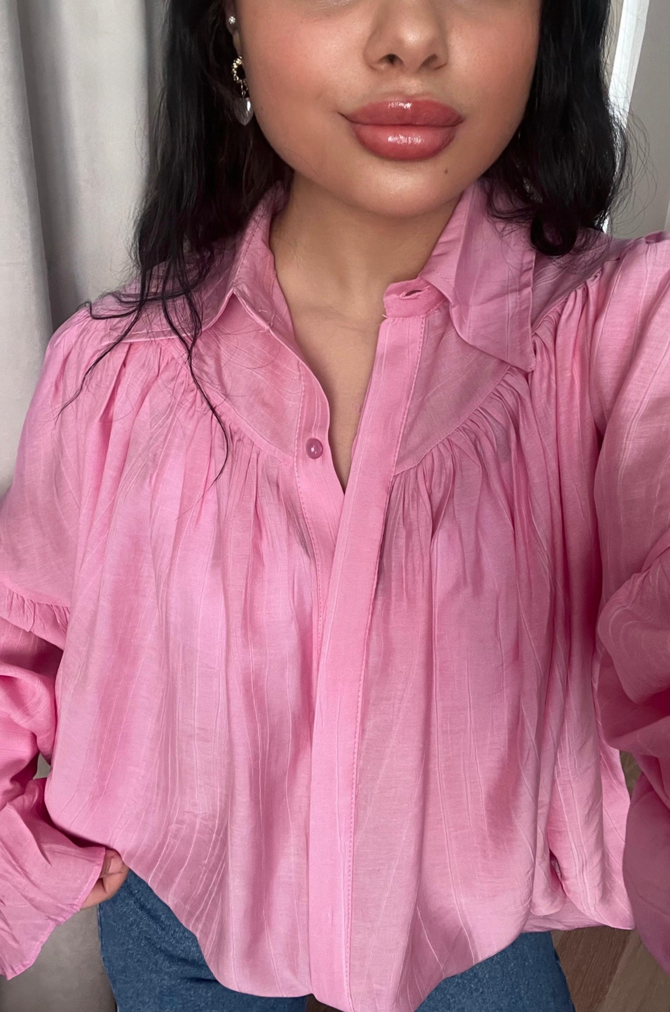 PEMBE BÜZGÜLÜ TASARIM GÖMLEK
