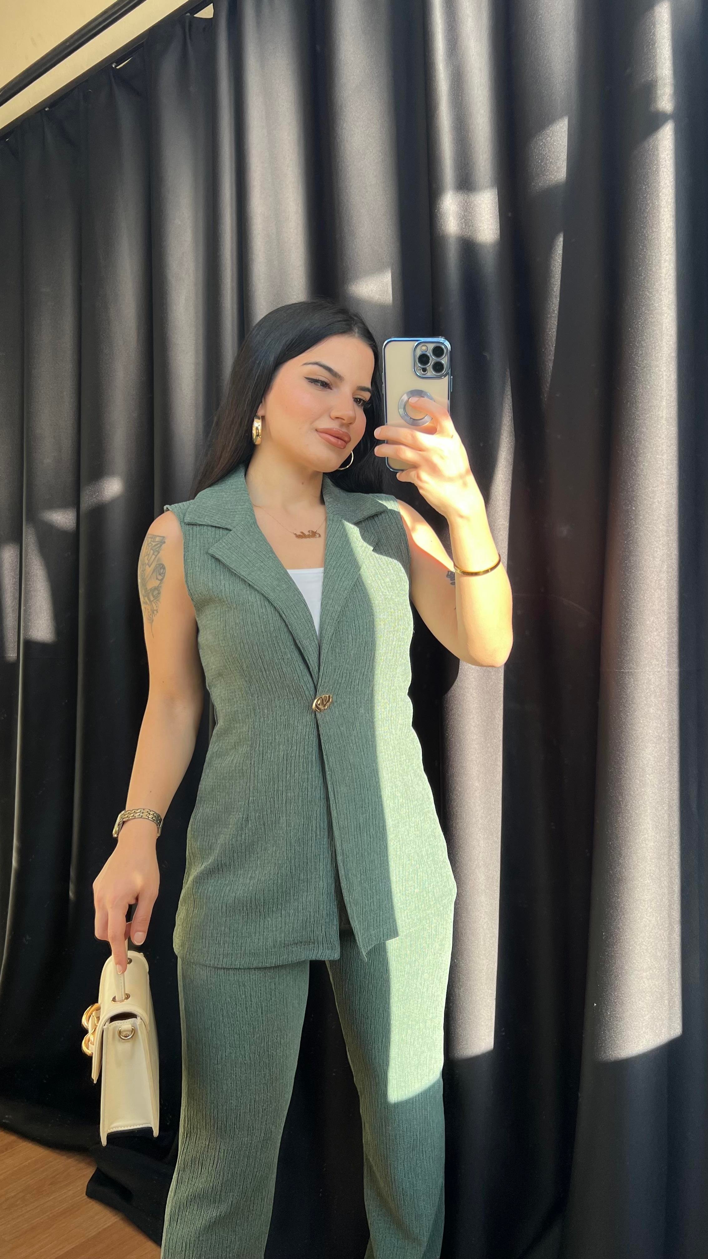YEŞİL YELEKLİ TAKIM