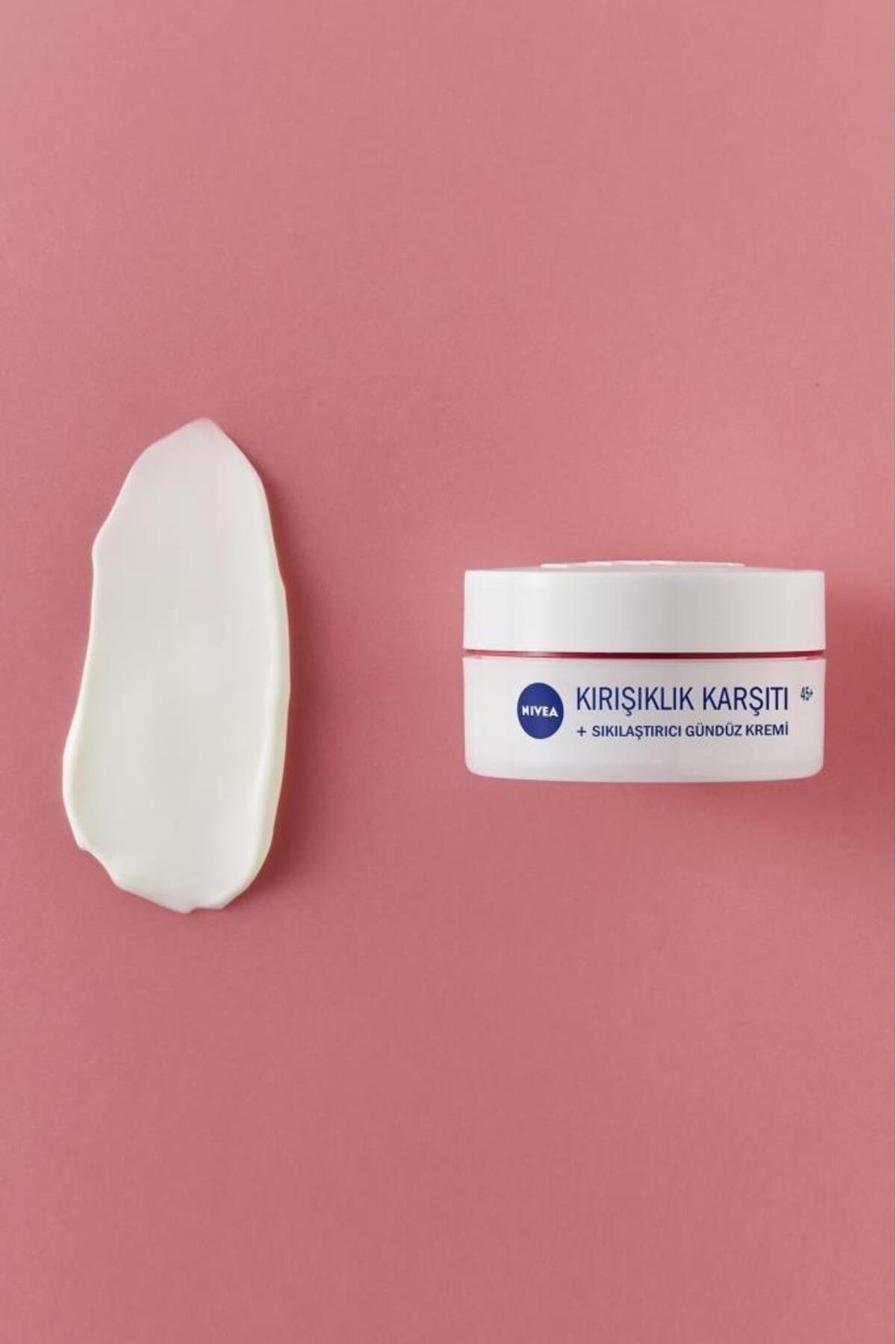 NIVEA Yaşa Özel Kırışıklık Karşıtı Yüz Bakım Kremi 50ml, Sıkılaştırıcı, Kaz Ayağı Kırışıklığı Giderici