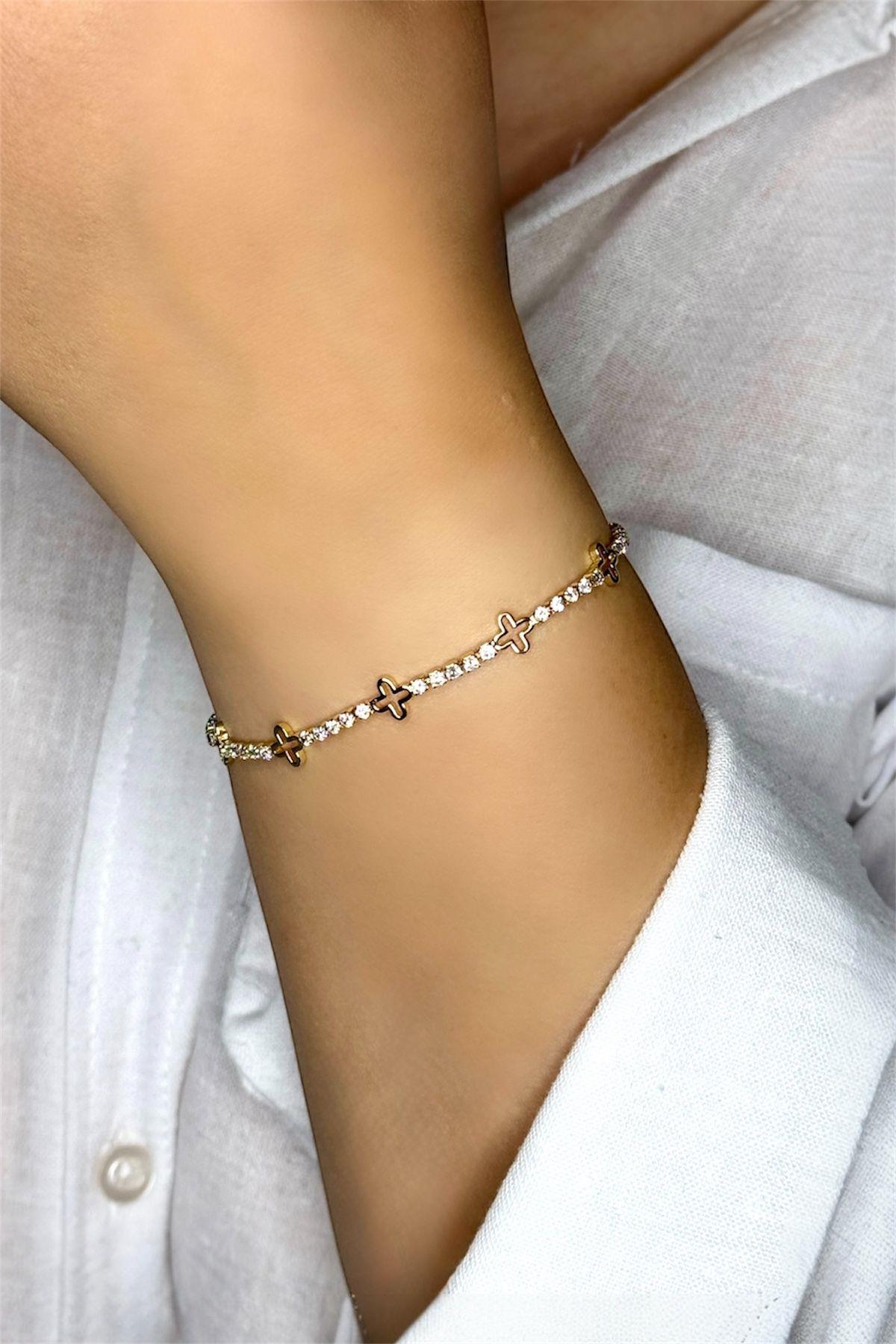 Altın Kaplama Yonca Zirkon Taşlı Çelik Bileklilk
