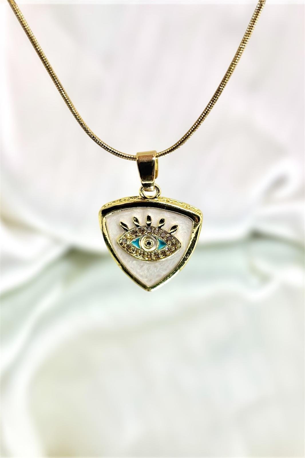 Beyaz Mineli Üçgen Göz Kolye