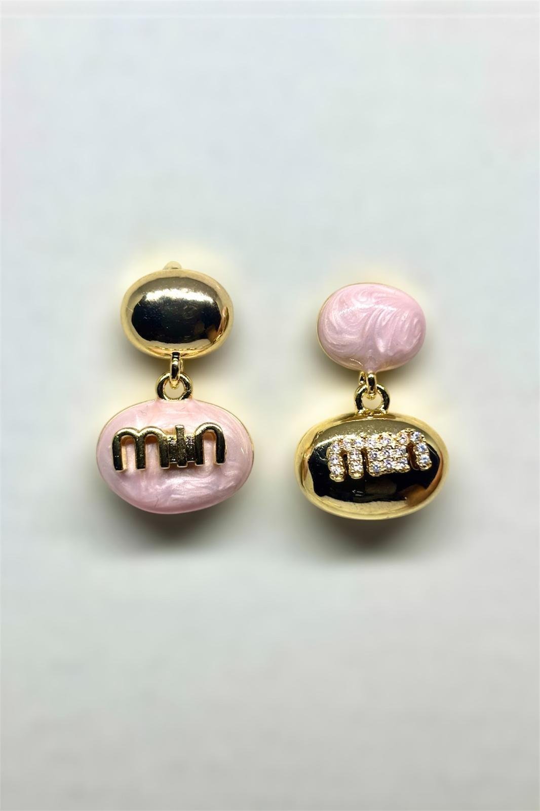 MIU Serisi Pembe Sedef Detaylı Taşlı Gold Küpe1