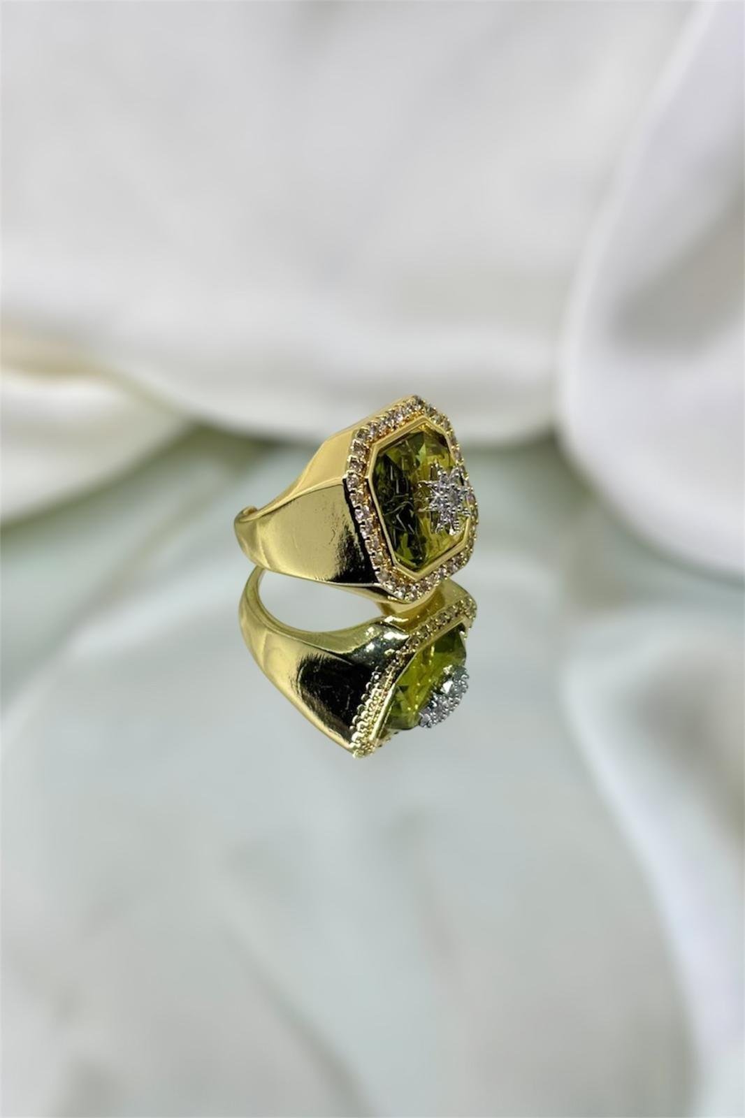 Yeşil Ve Zirkon Taşlı Yıldız Motifli Ayarlanabilir Kare Gold Yüzük