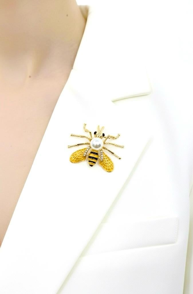 Zirkon Taşlı İnci Detaylı Kraliçe Arı Broş Yaka İğnesi