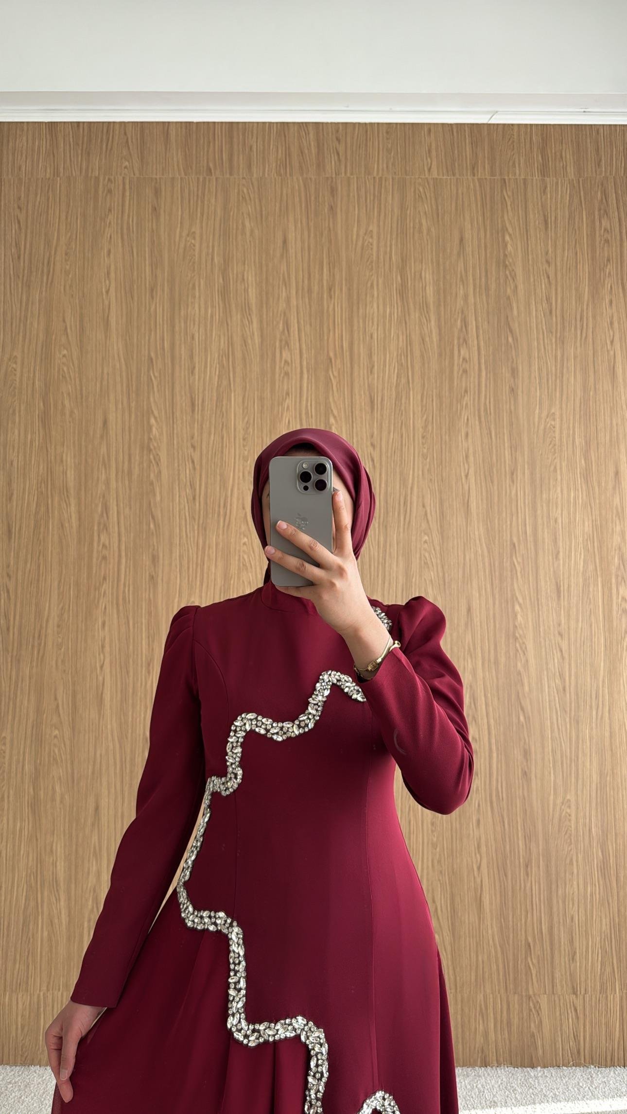 BEYHAN BUTİKTaşlı Etekli Takım Vişne