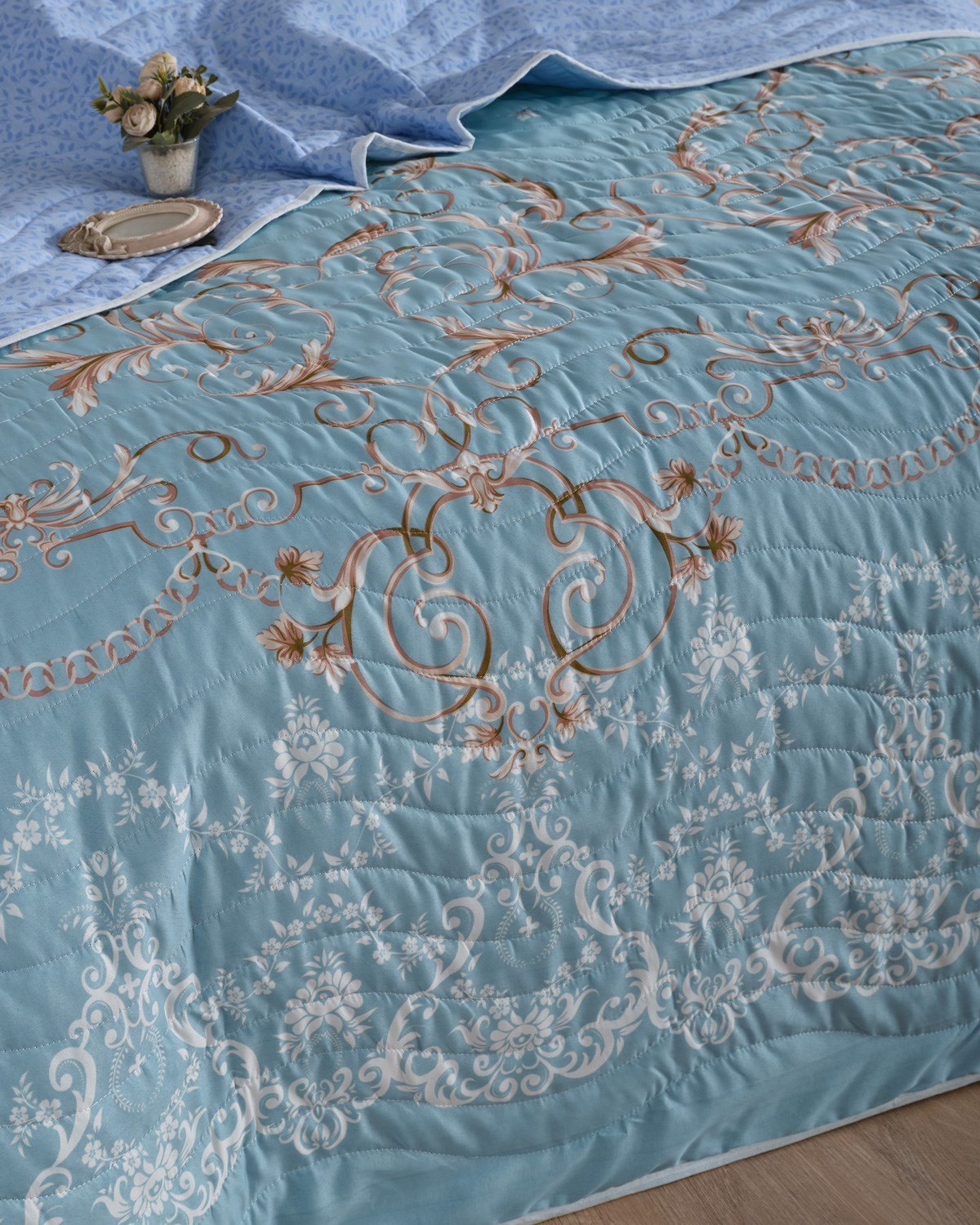 Elegant Bloom Premium Çift Taraflı Pamuklu Kapitone Yatak Örtüsü 160x230 cm